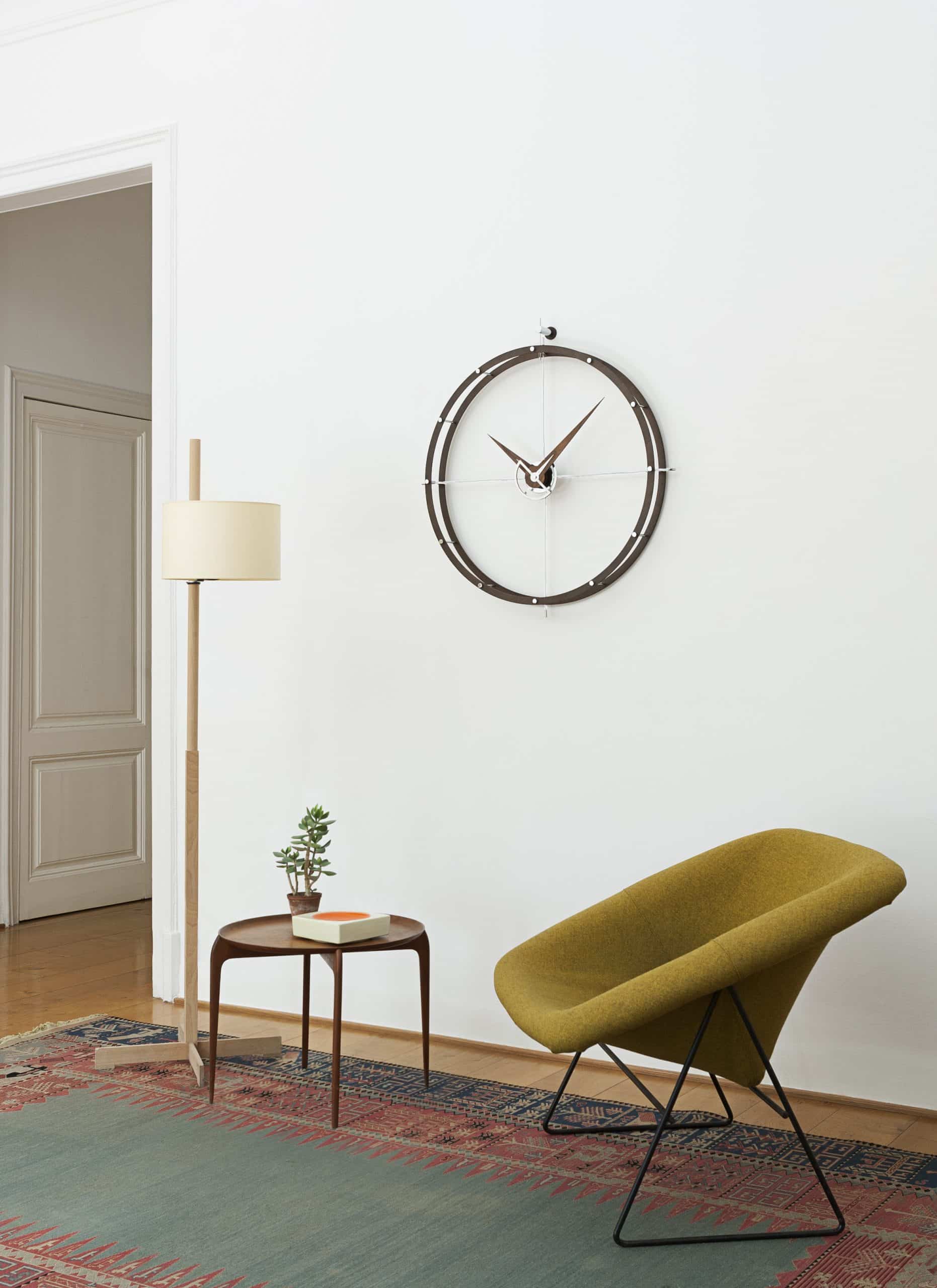 DOUBLE O wall clock in chrome with brass and wenge