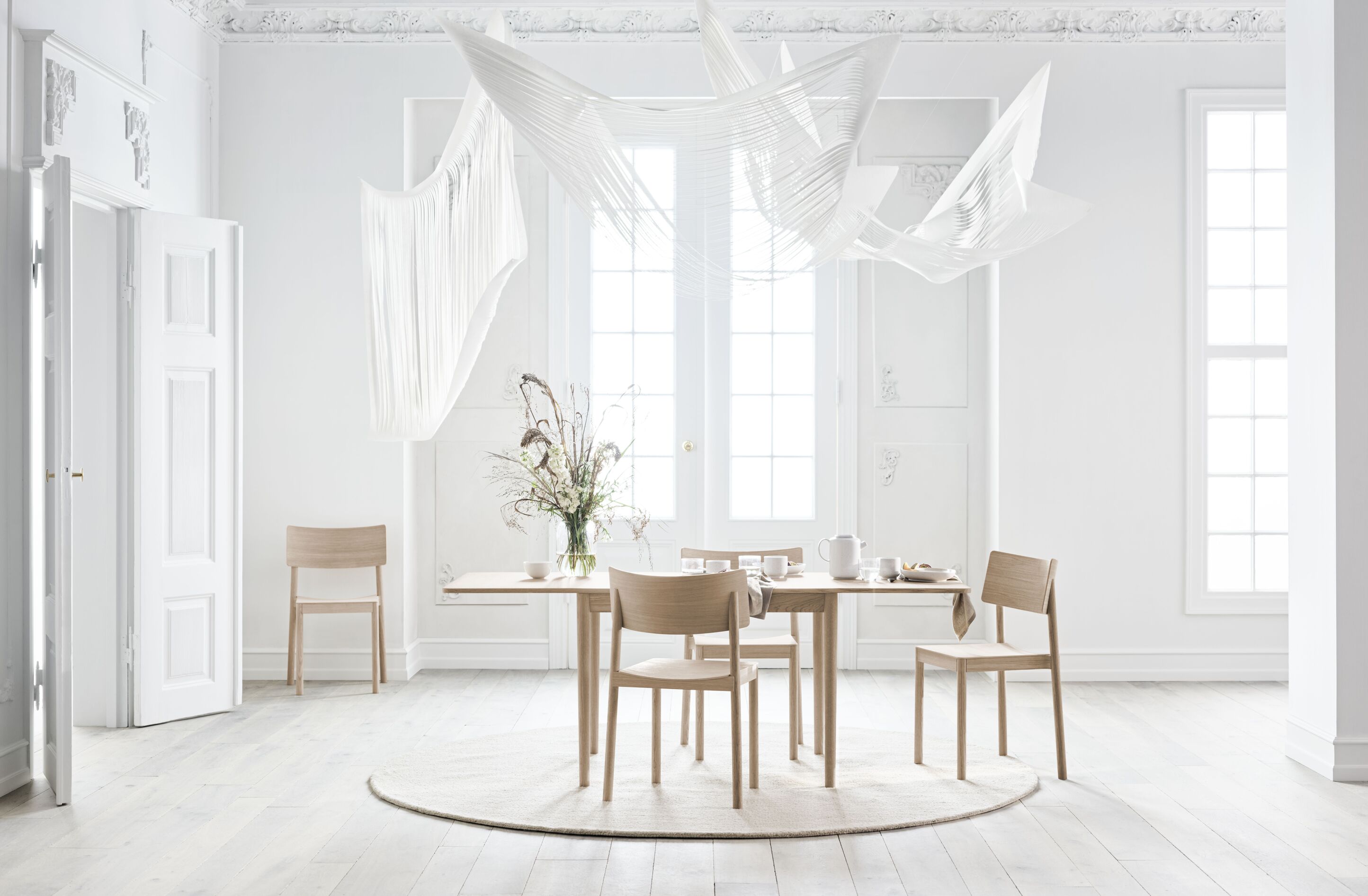 Židle TUNE šedá dubová dýha