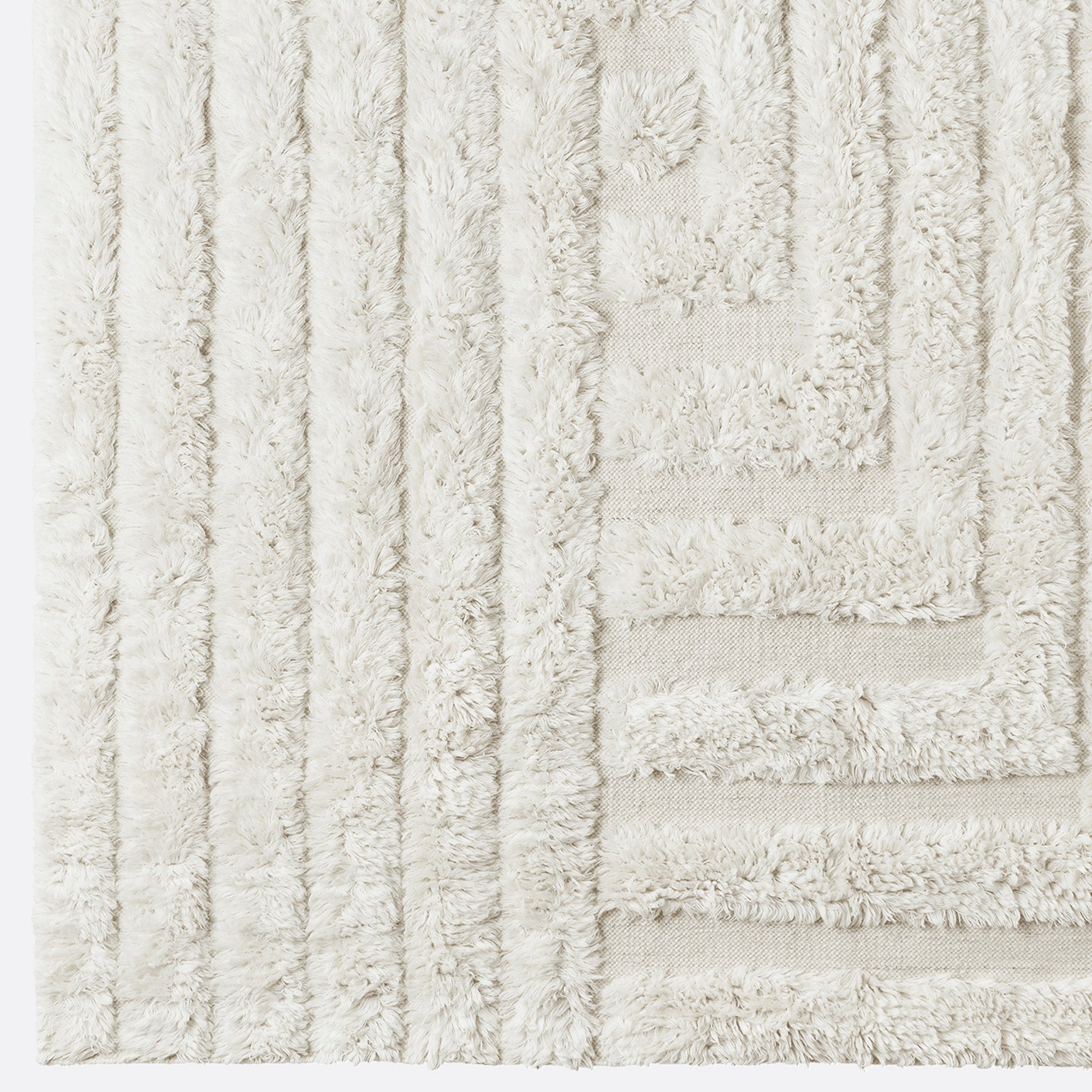 SHAGGY LABYRINTH white rug with long pile