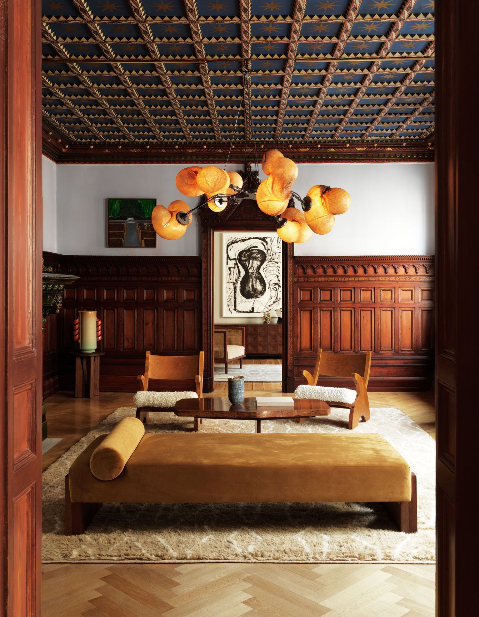 Ležanka v hořčičkovém sametu