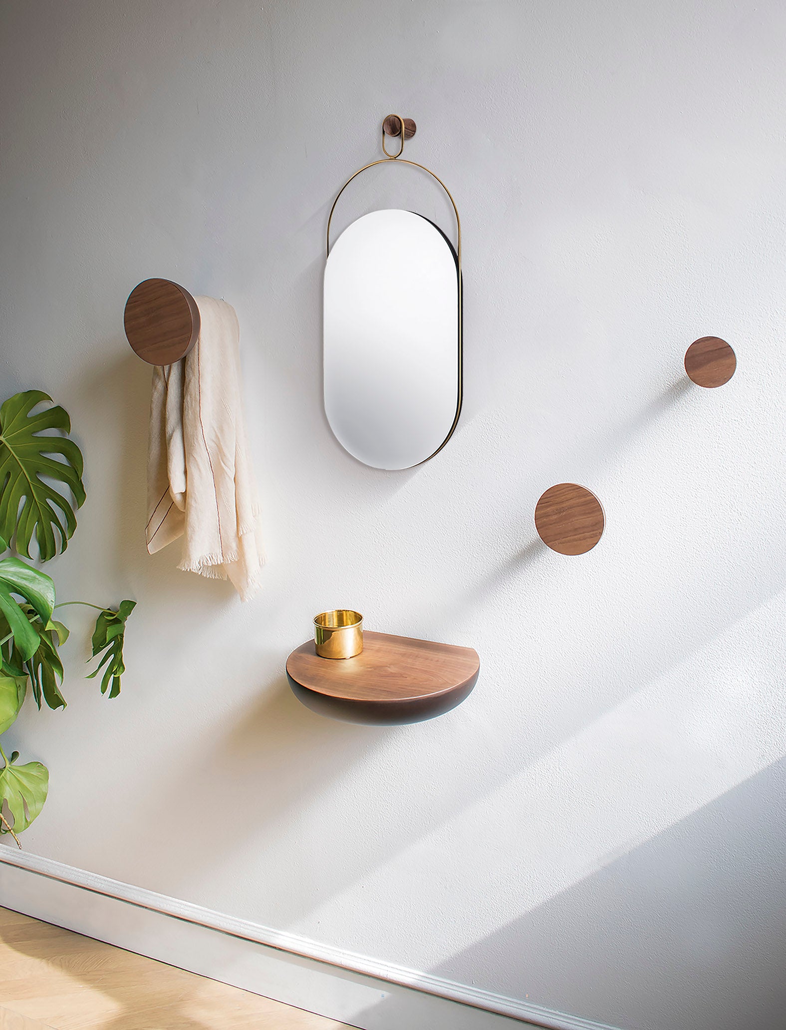ESLABON walnut wood mirror with brass