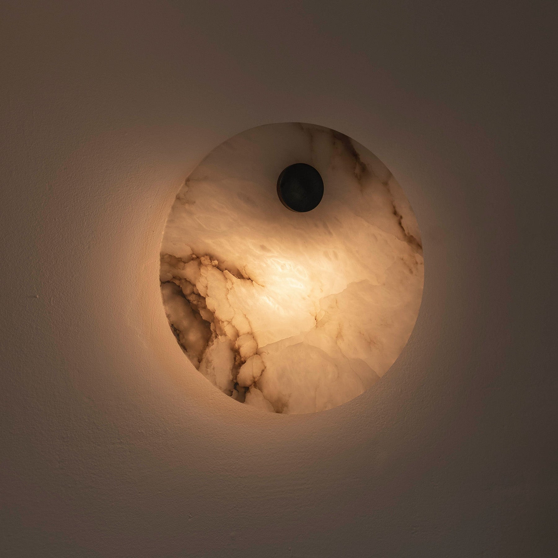 Alabaster Wall Lamp EOS Brass