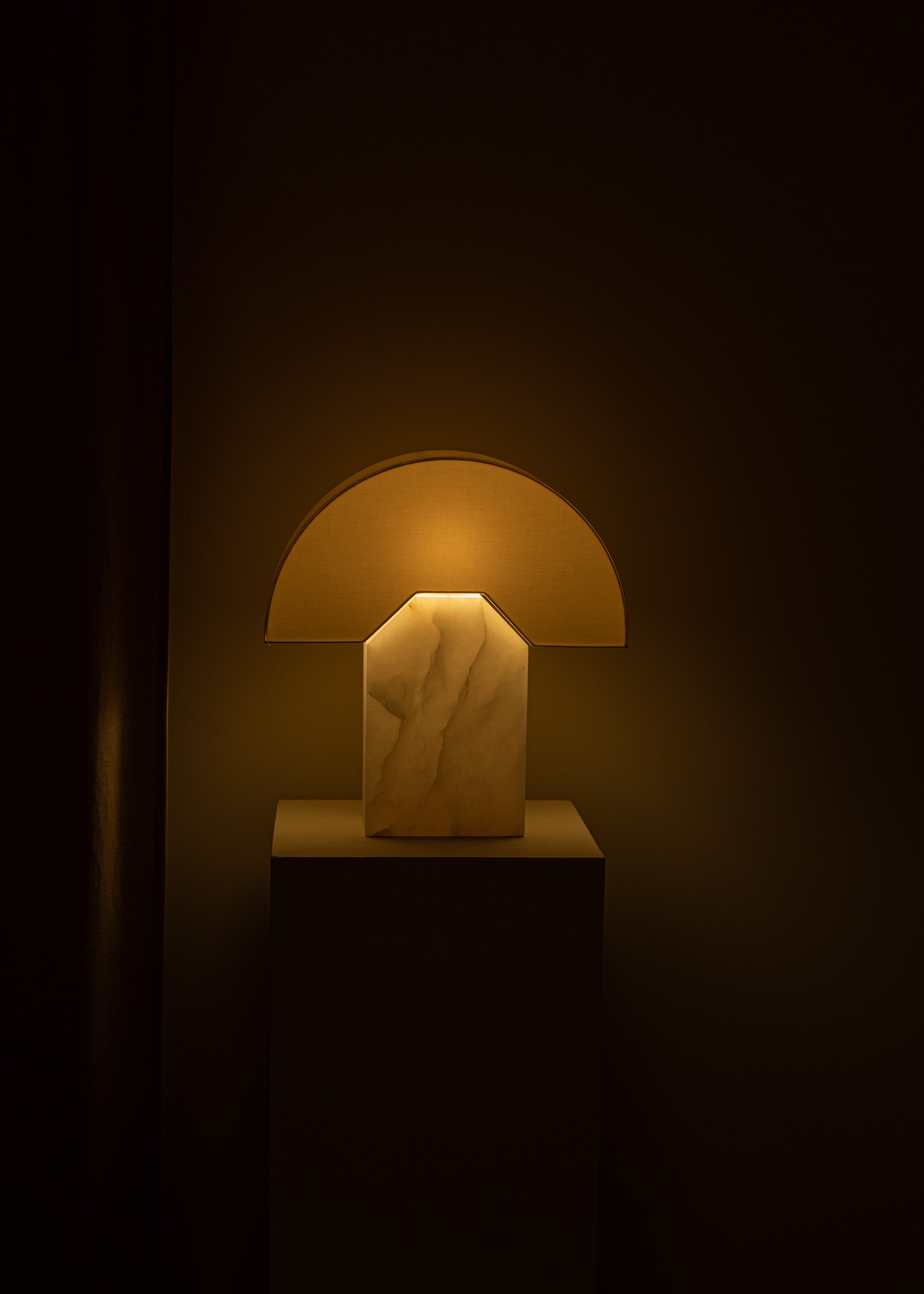 EDNA Table Lamp White Alabaster
