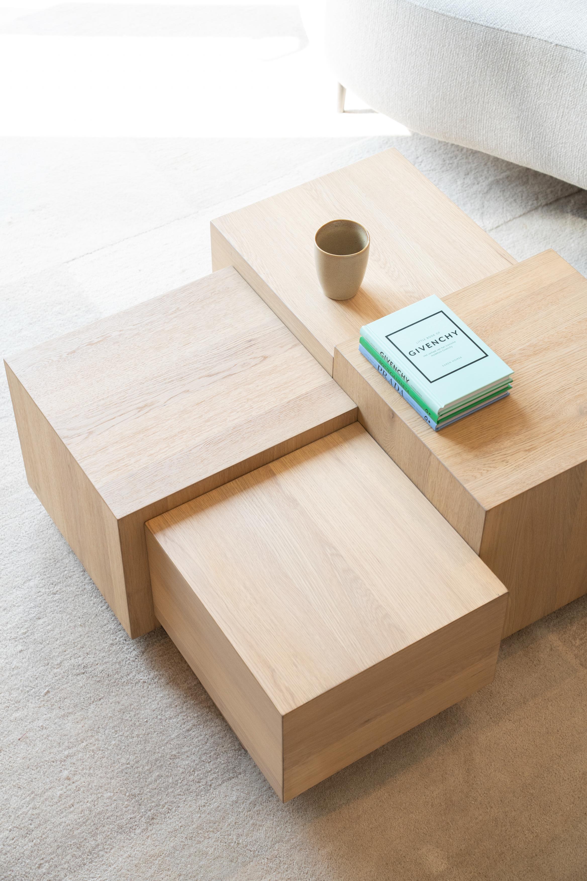 QUINTEN Oak Veneer Coffee Table