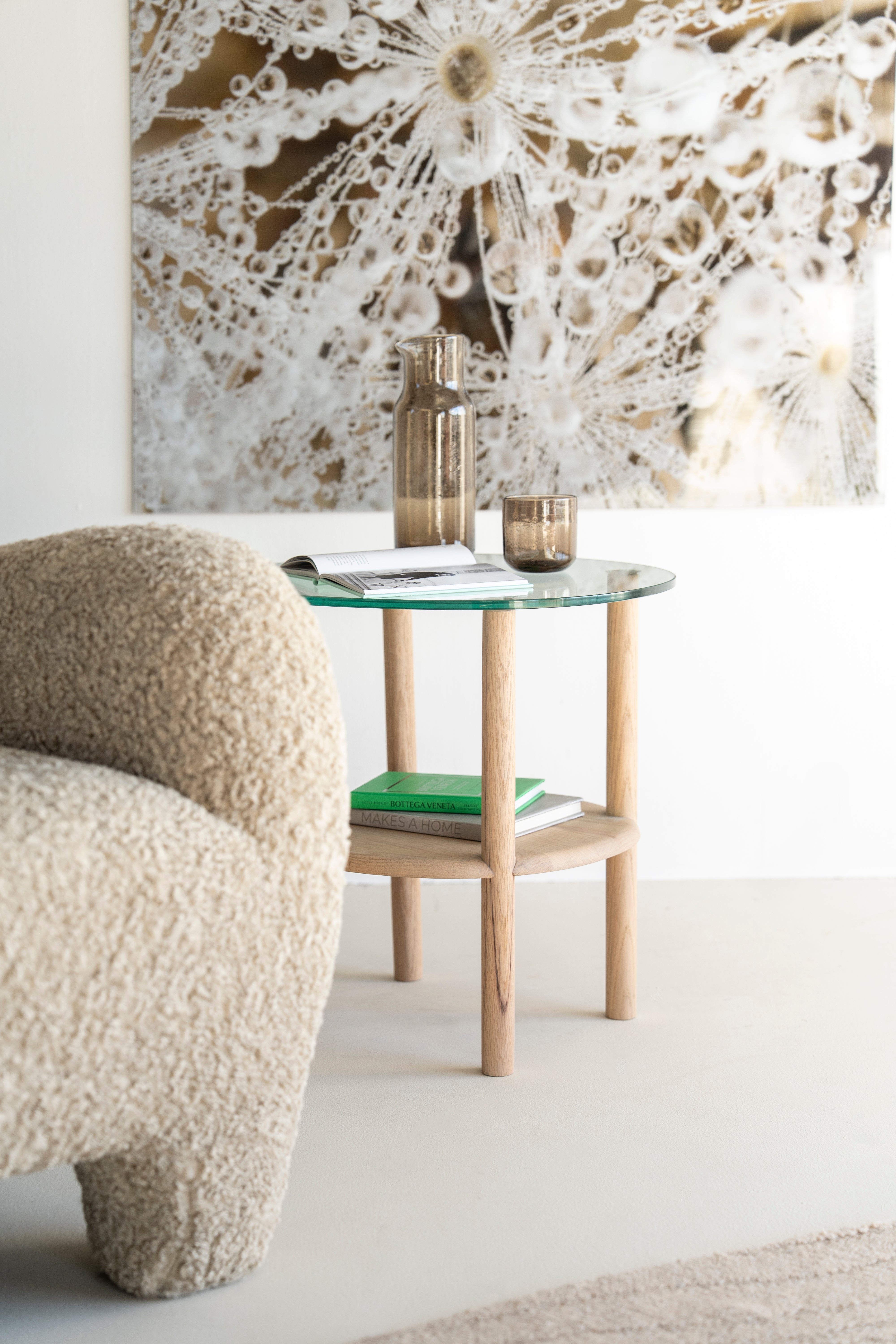CLEO side table made of oak wood with a glass top