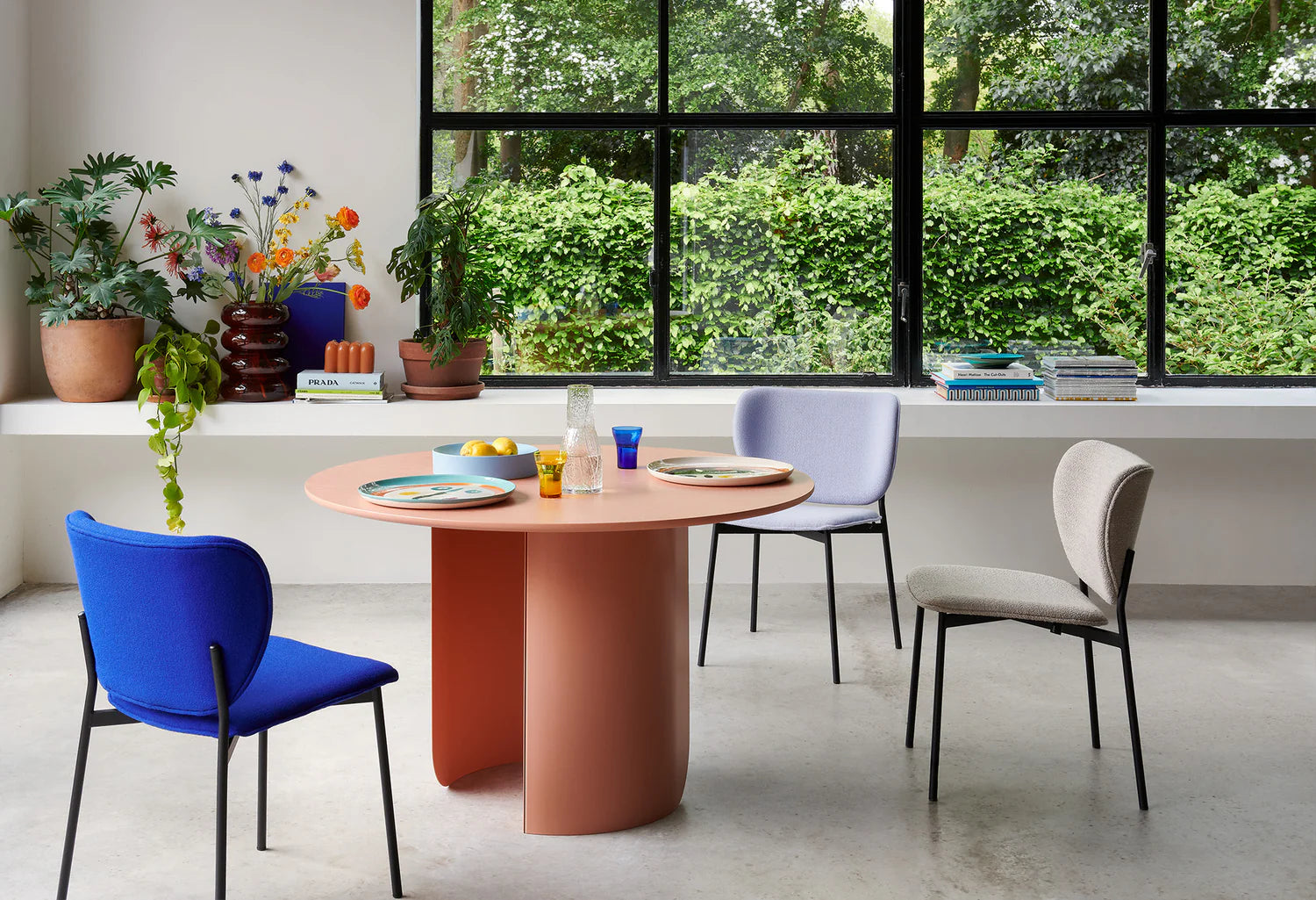 Kulatý stůl PLATEAU černý