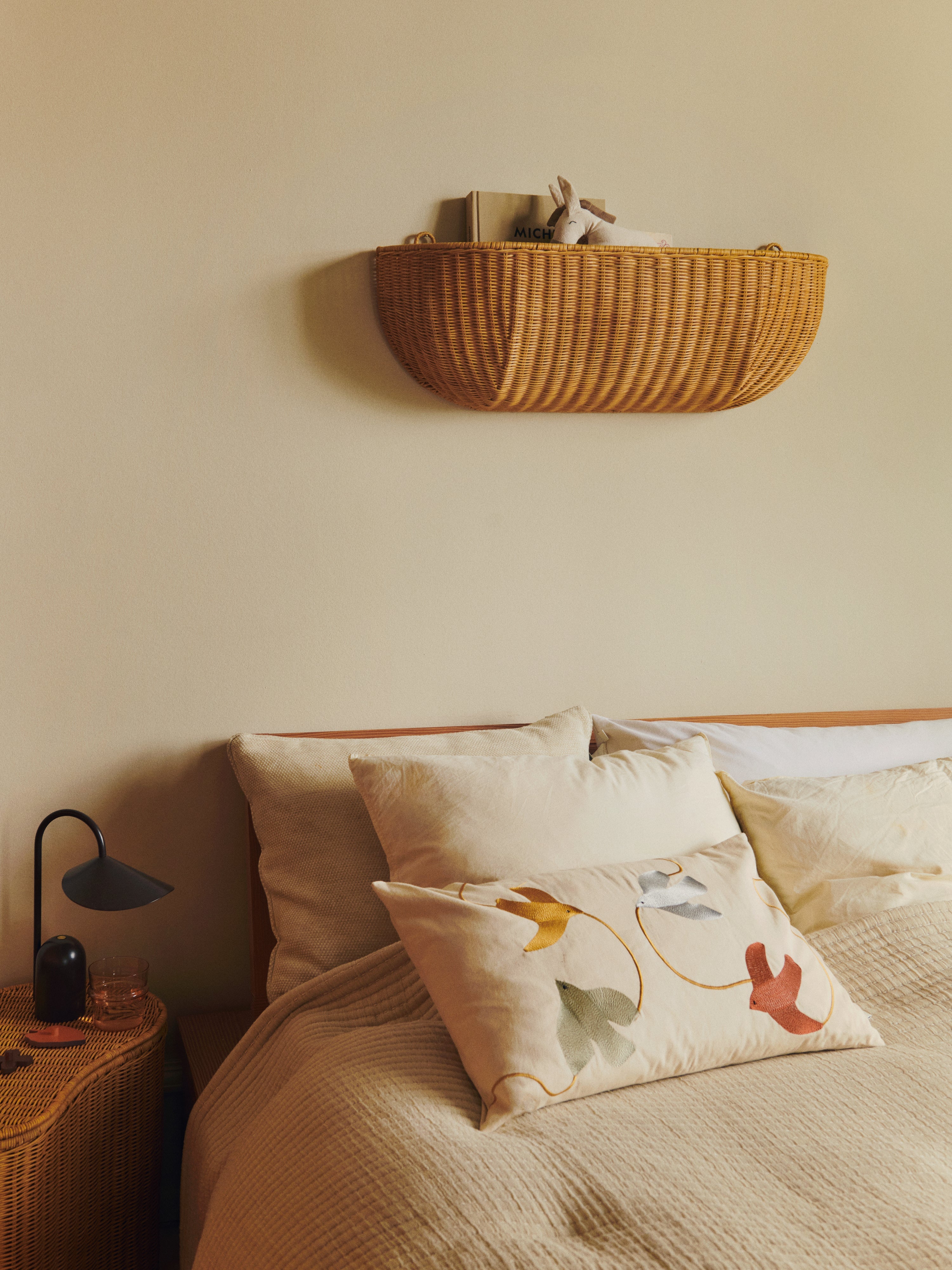 Nástěnný koš BRAIDED WALL POCKET ratan