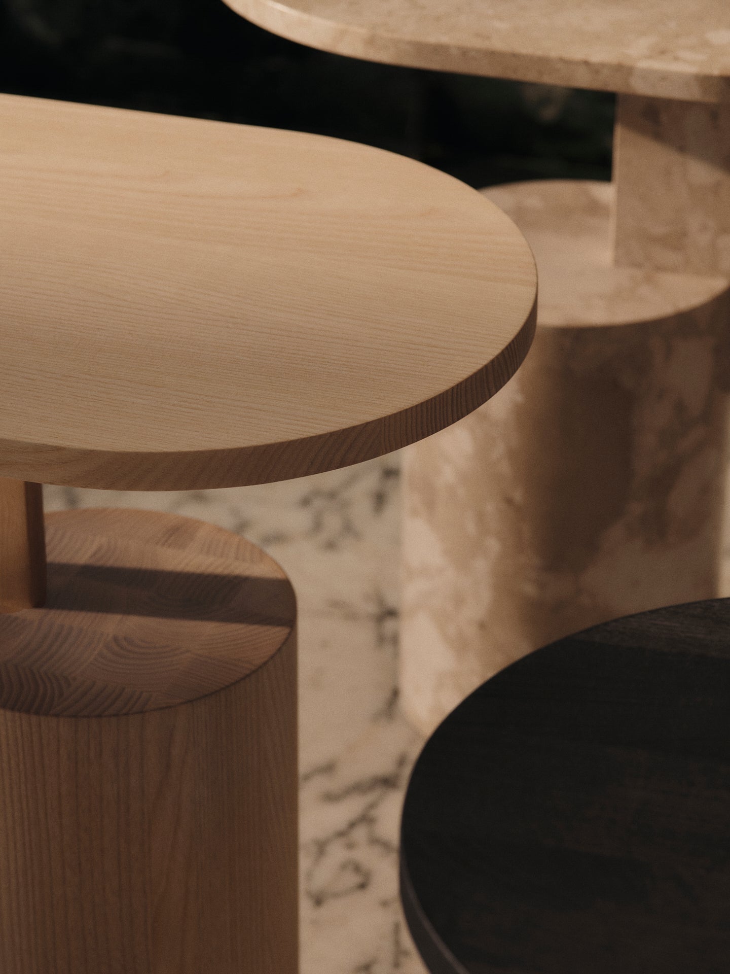 Stolik boczny INSERT beżowy marmur, marka ferm LIVING