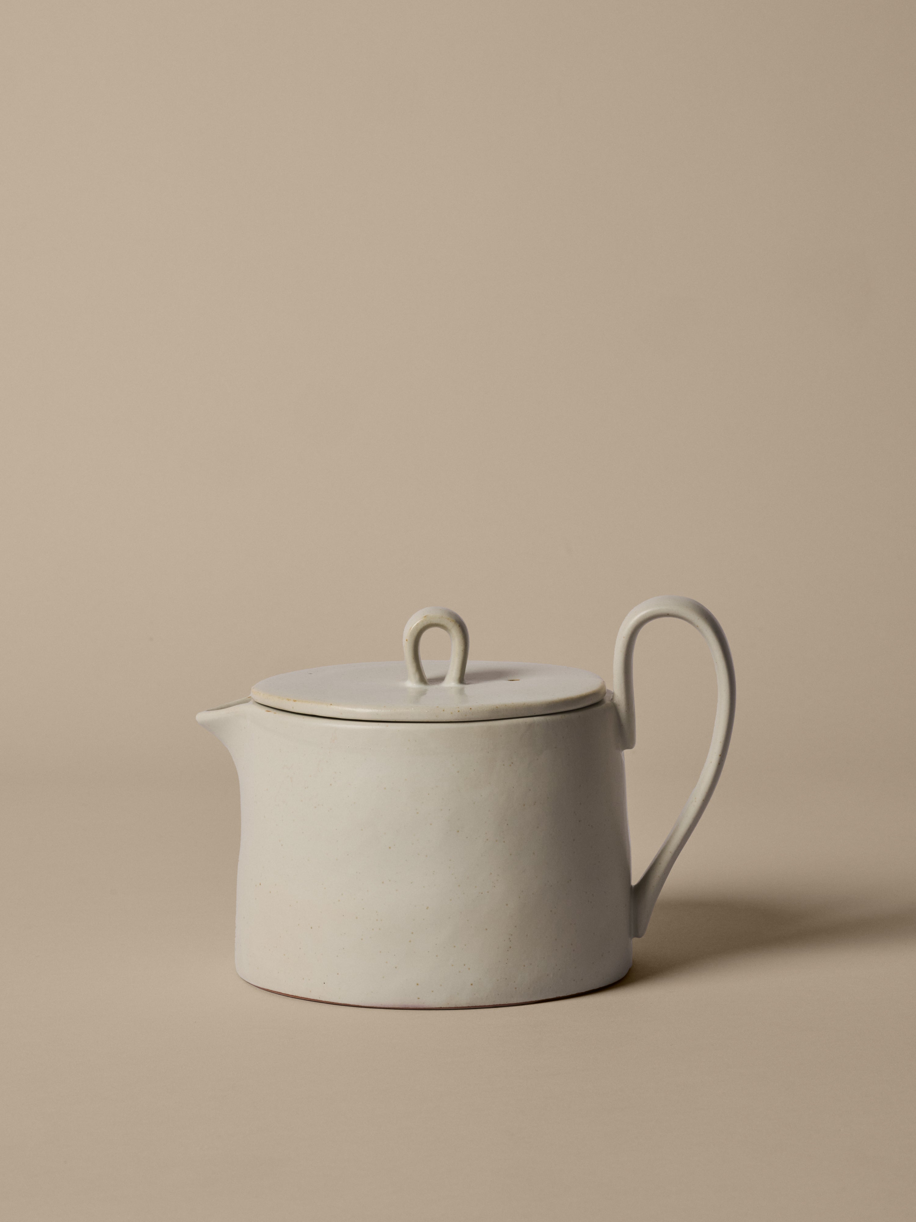 Džbán s víčkem FLOW zlomená bílá