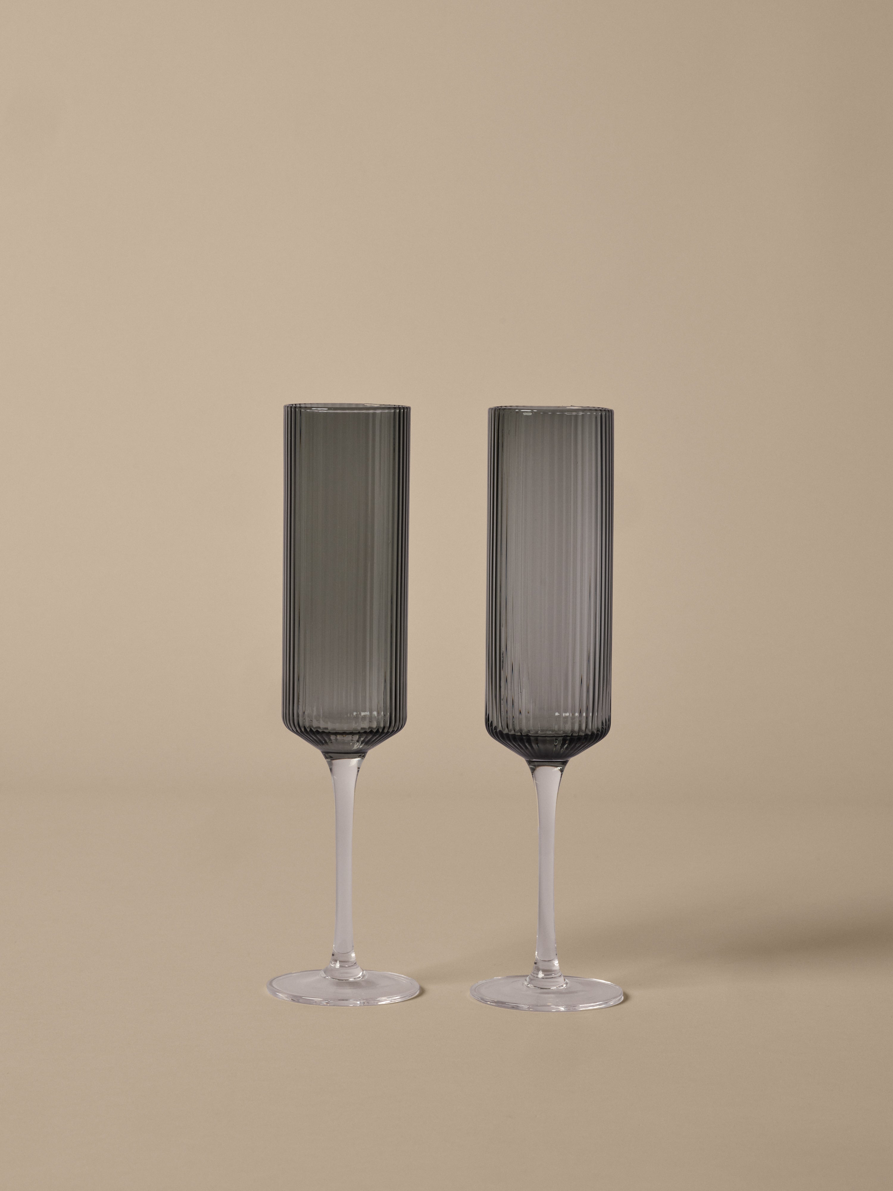 Sada šampaňských sklenic RIPPLE FLUTES kouřové sklo
