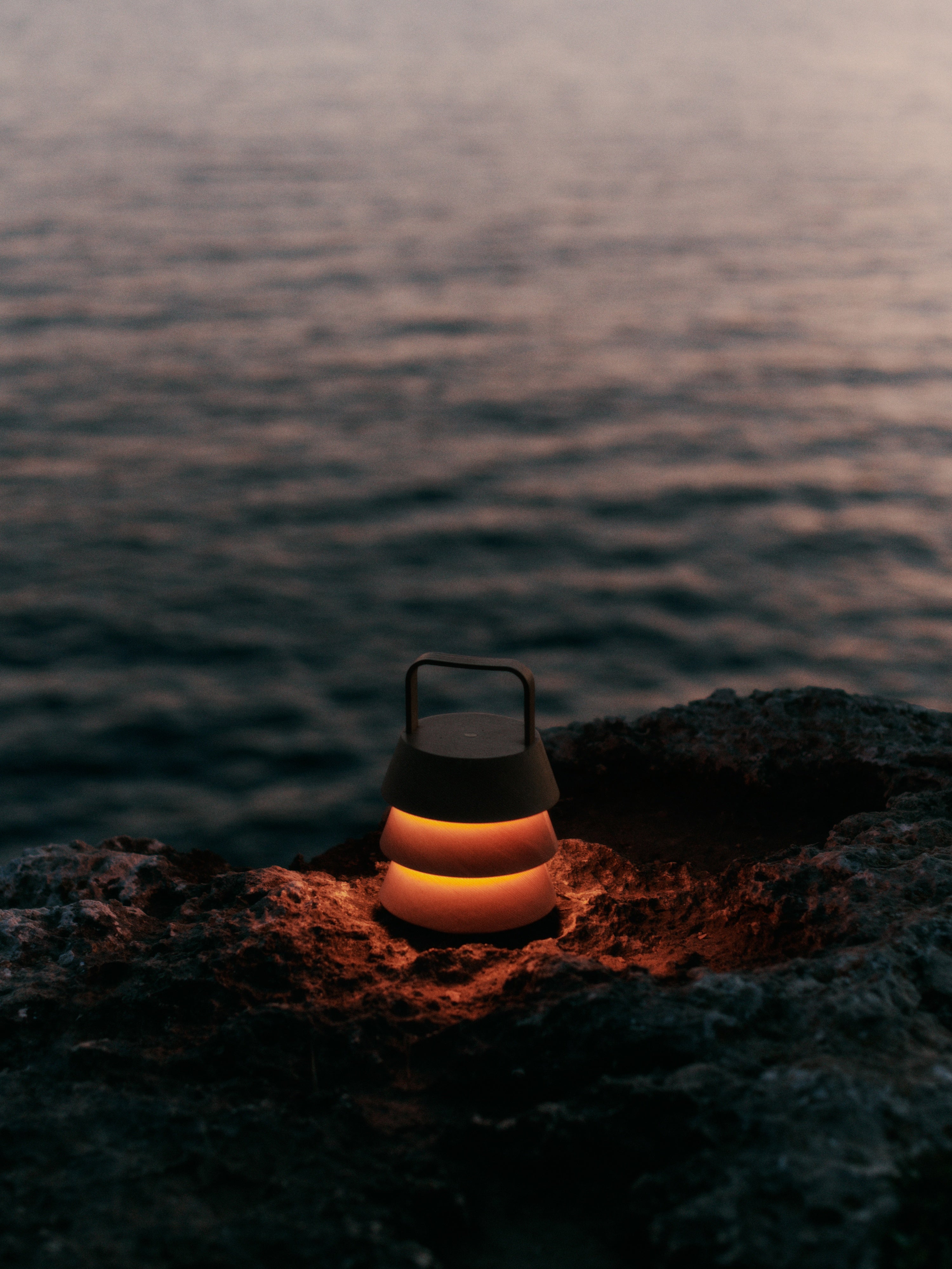 Portable outdoor table lamp LUVER lite Douglas fir wood