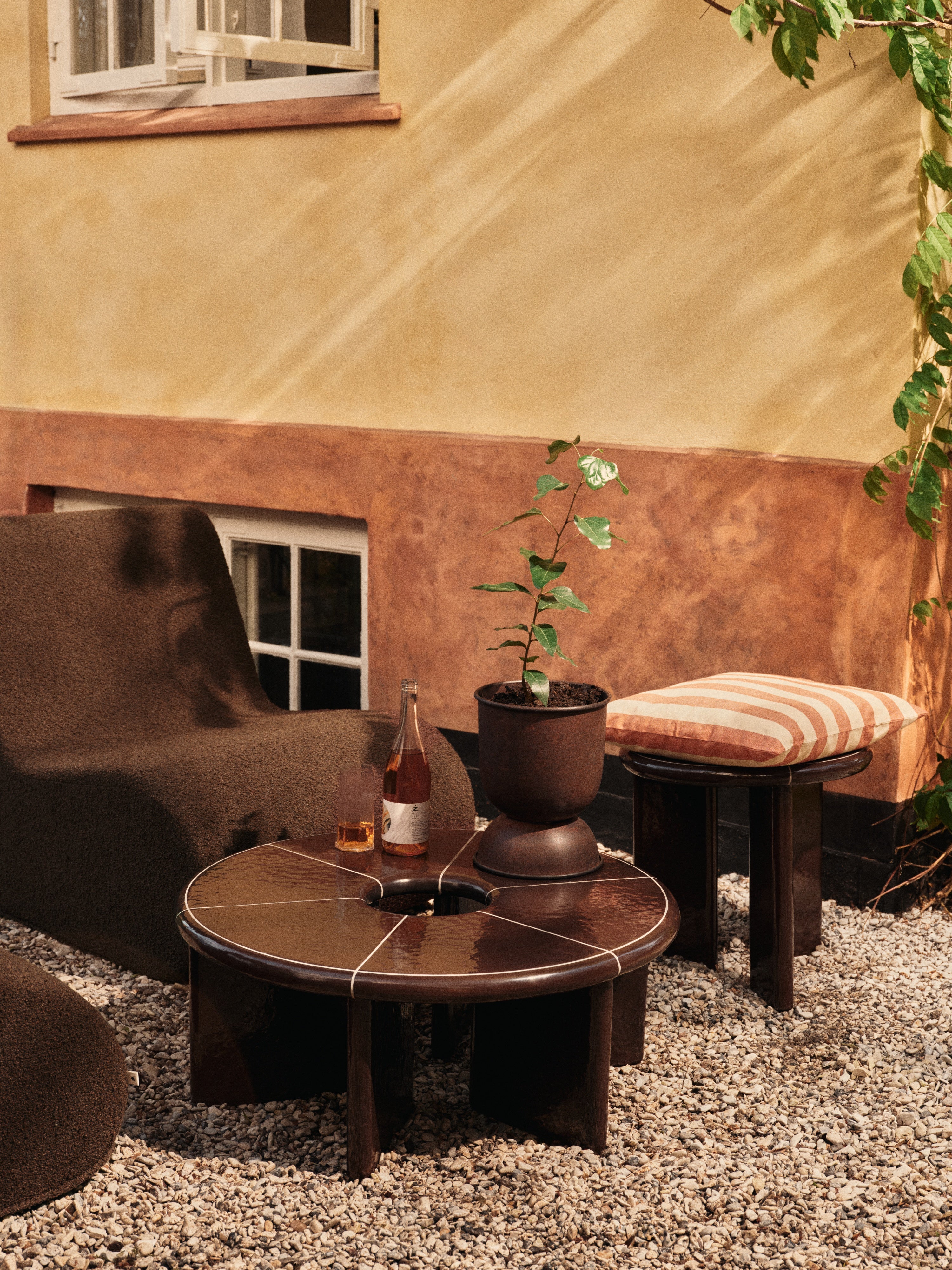 Outdoor Pouf ROULI brown boucle