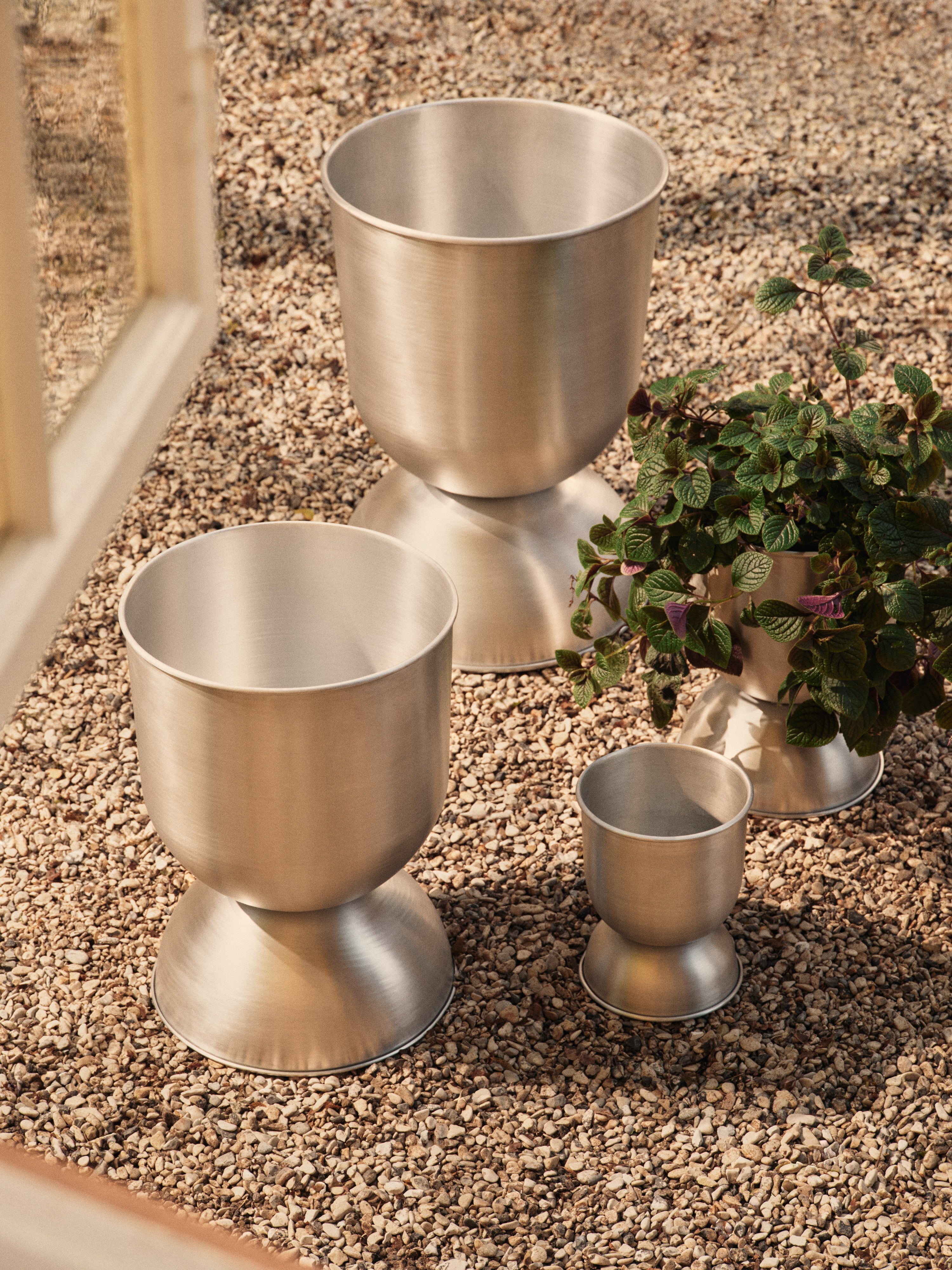 HOURGLASS Aluminium Planter