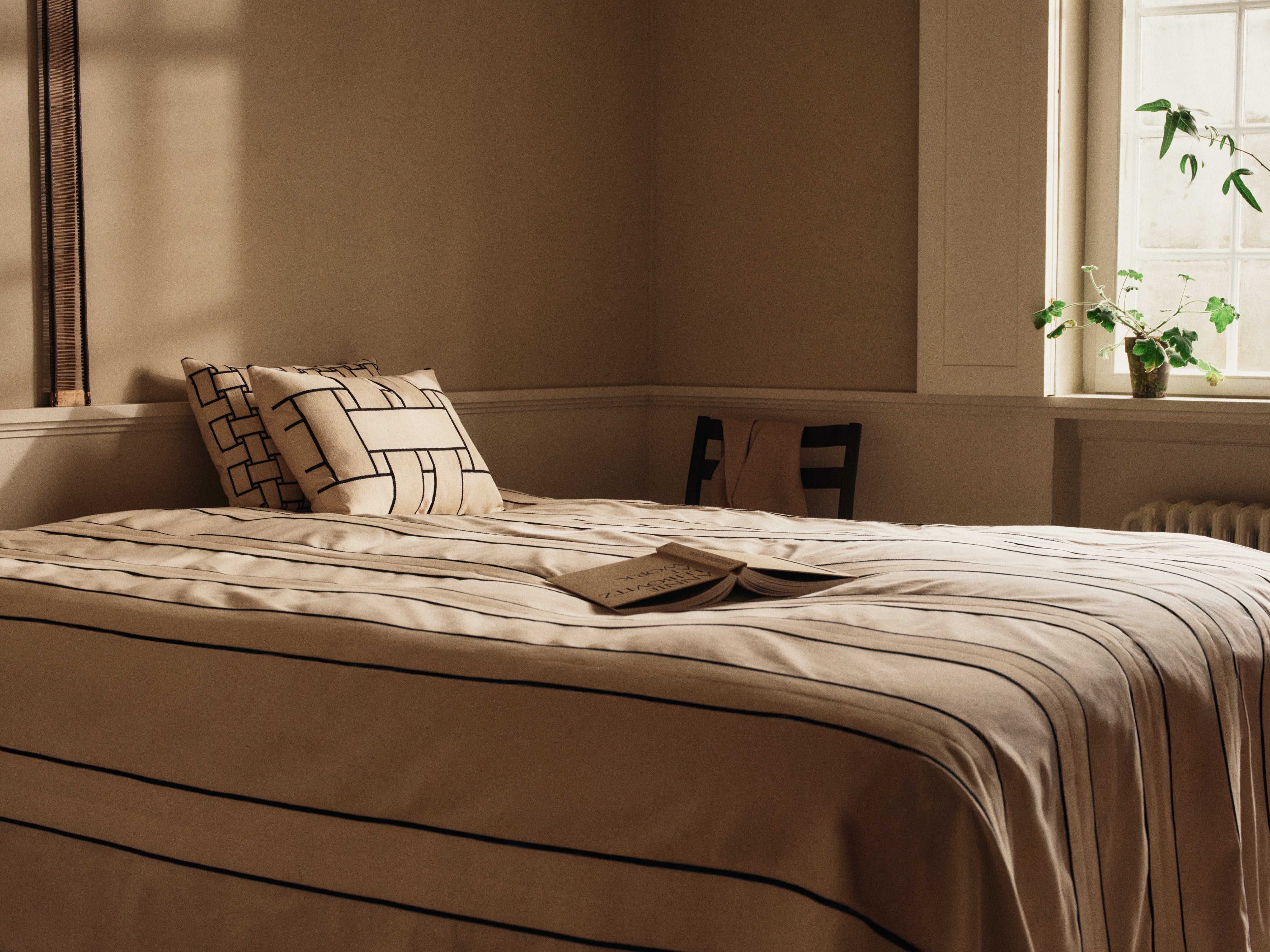 Povlak na polštář TWILL béžový s černým