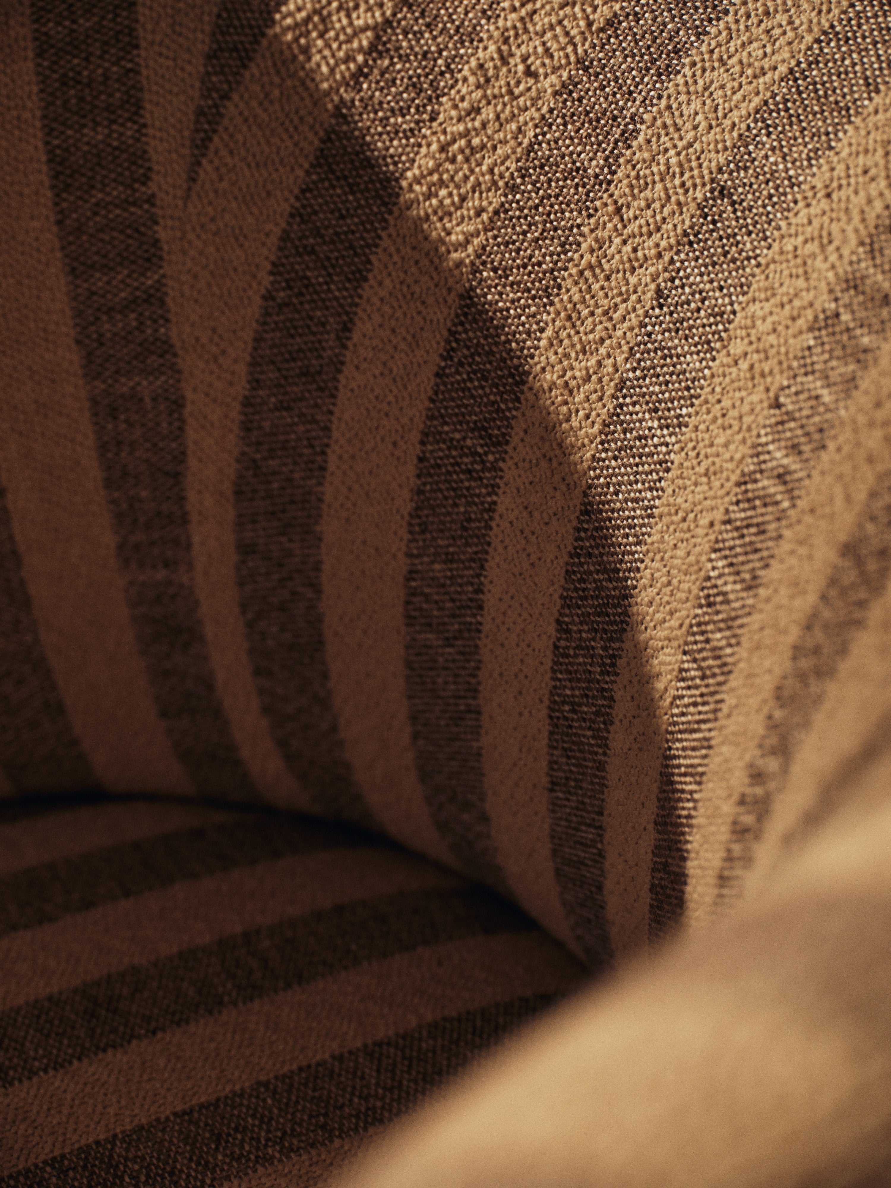 Křeslo RICO LOUNGE Louisiana pískové s rozbitou bílou