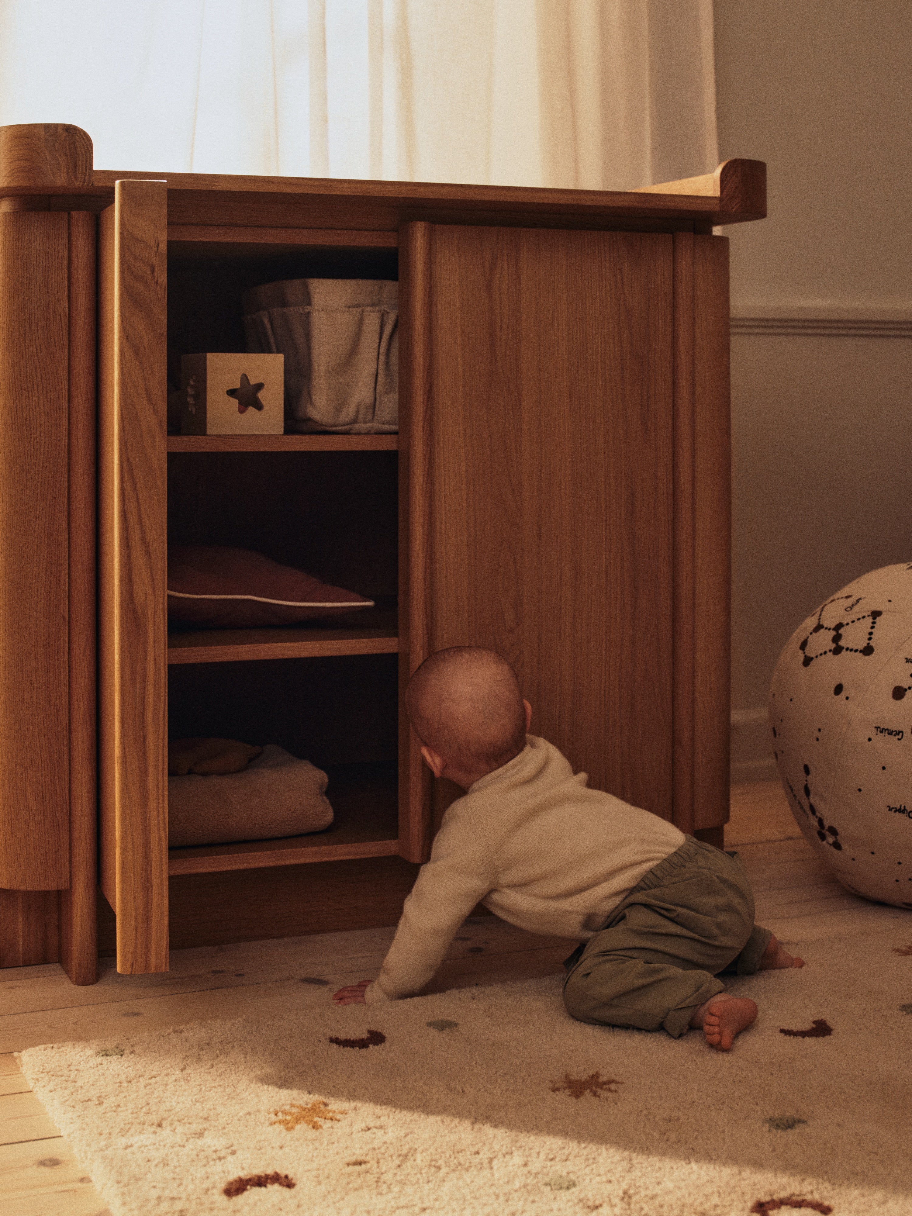 Dětský koberec SKYE béžový s cihlovou a zelenou