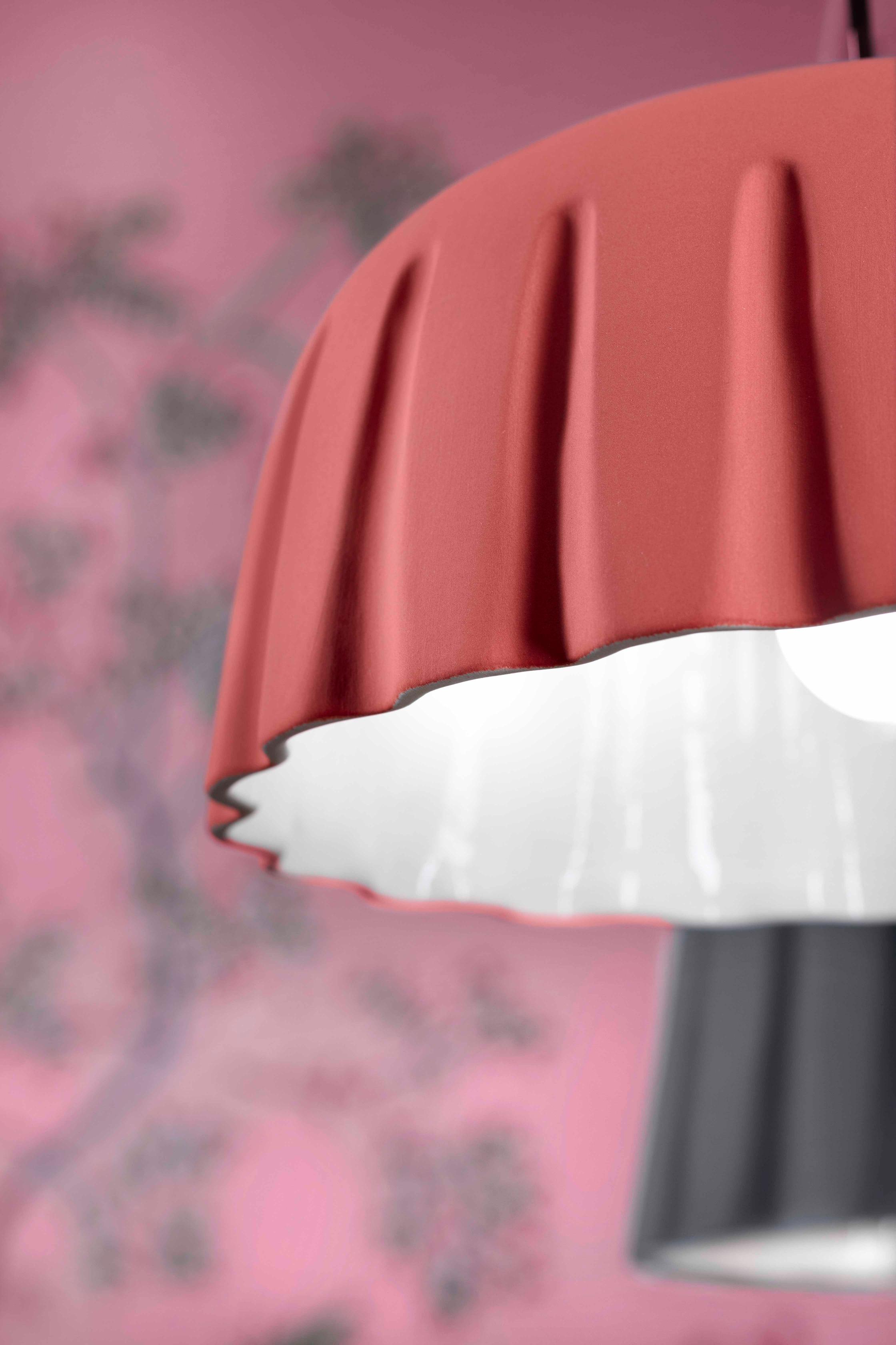 Závěsná keramická lampa MADAME GRES korálová