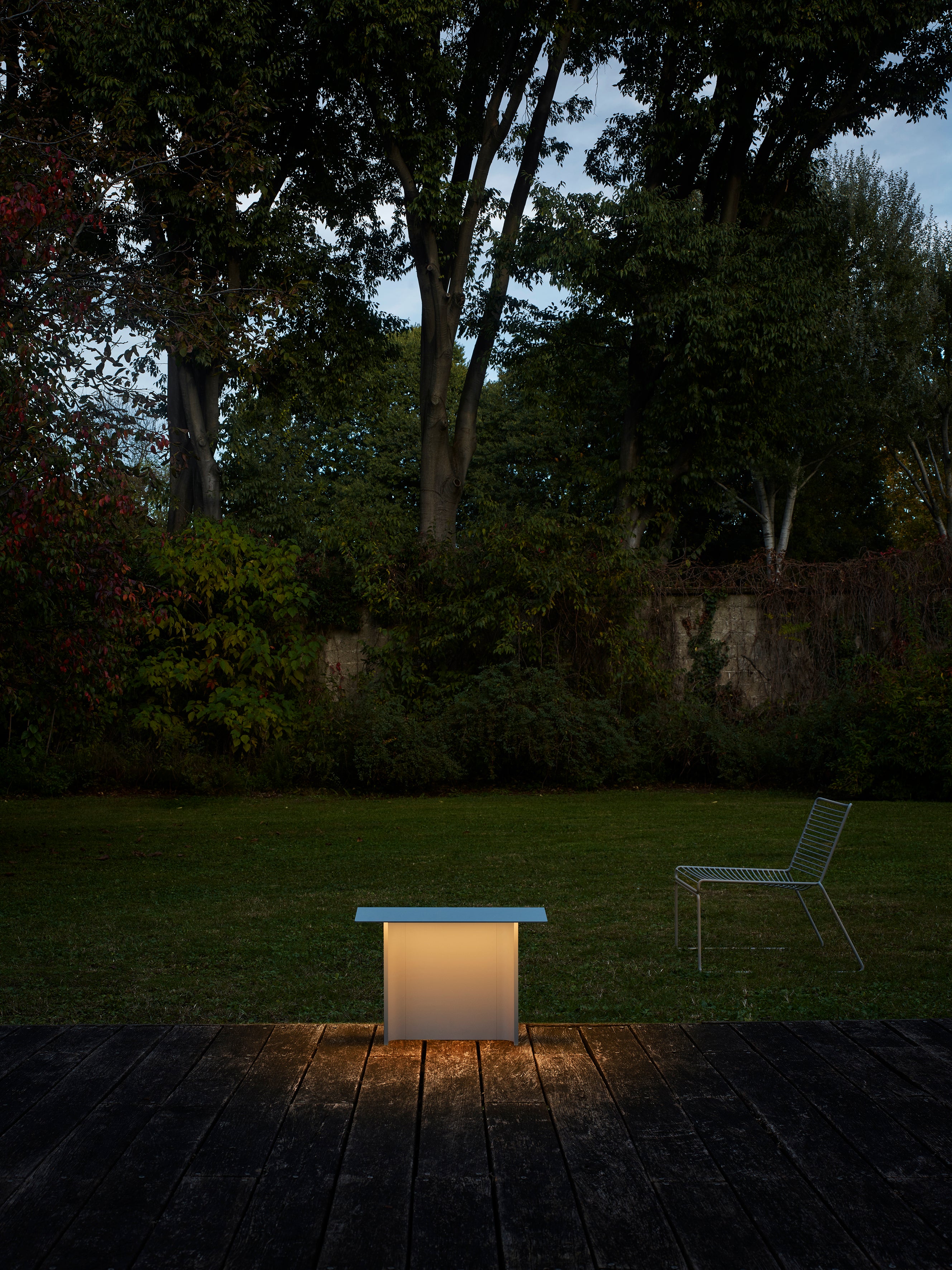 Venkovní stojací lampa FIENILE světle šedá