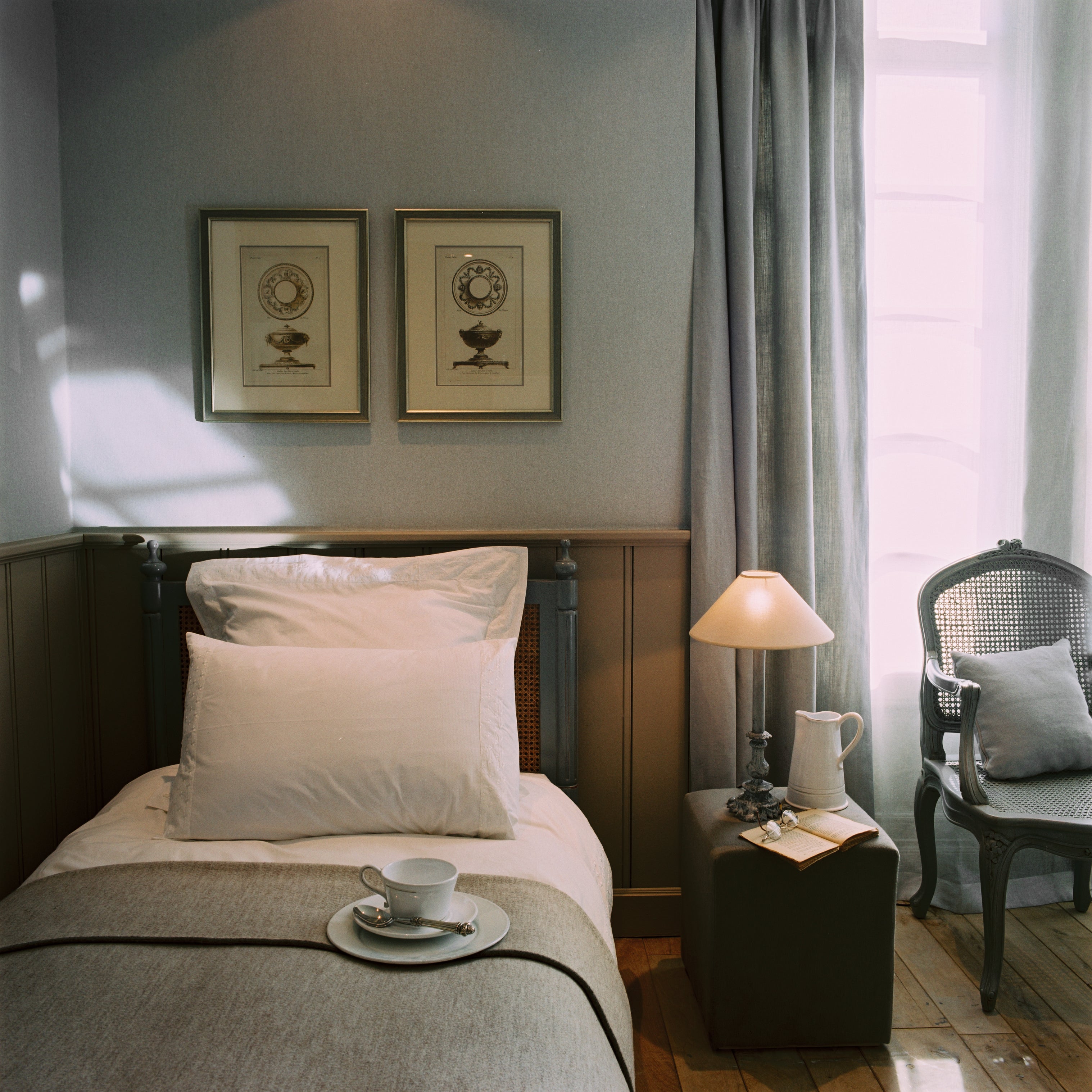 Tapeta se strukturou napodobující plátno LIN modrá