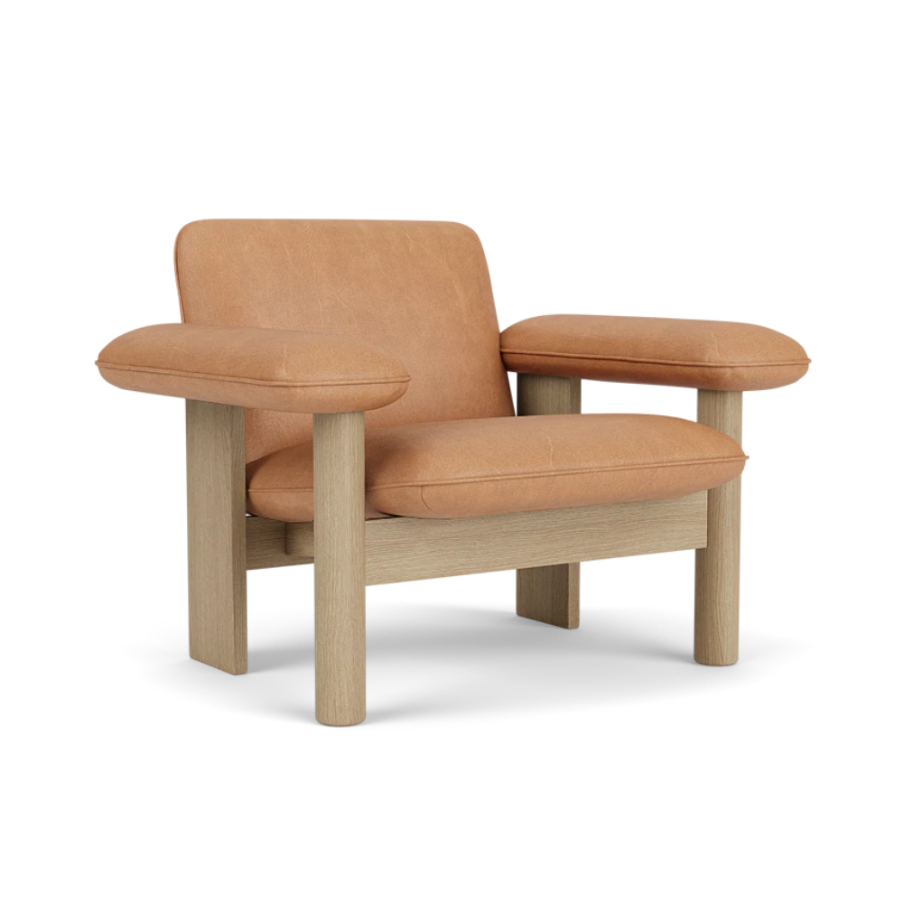 BRASILIA armchair in cognac leather with oak base