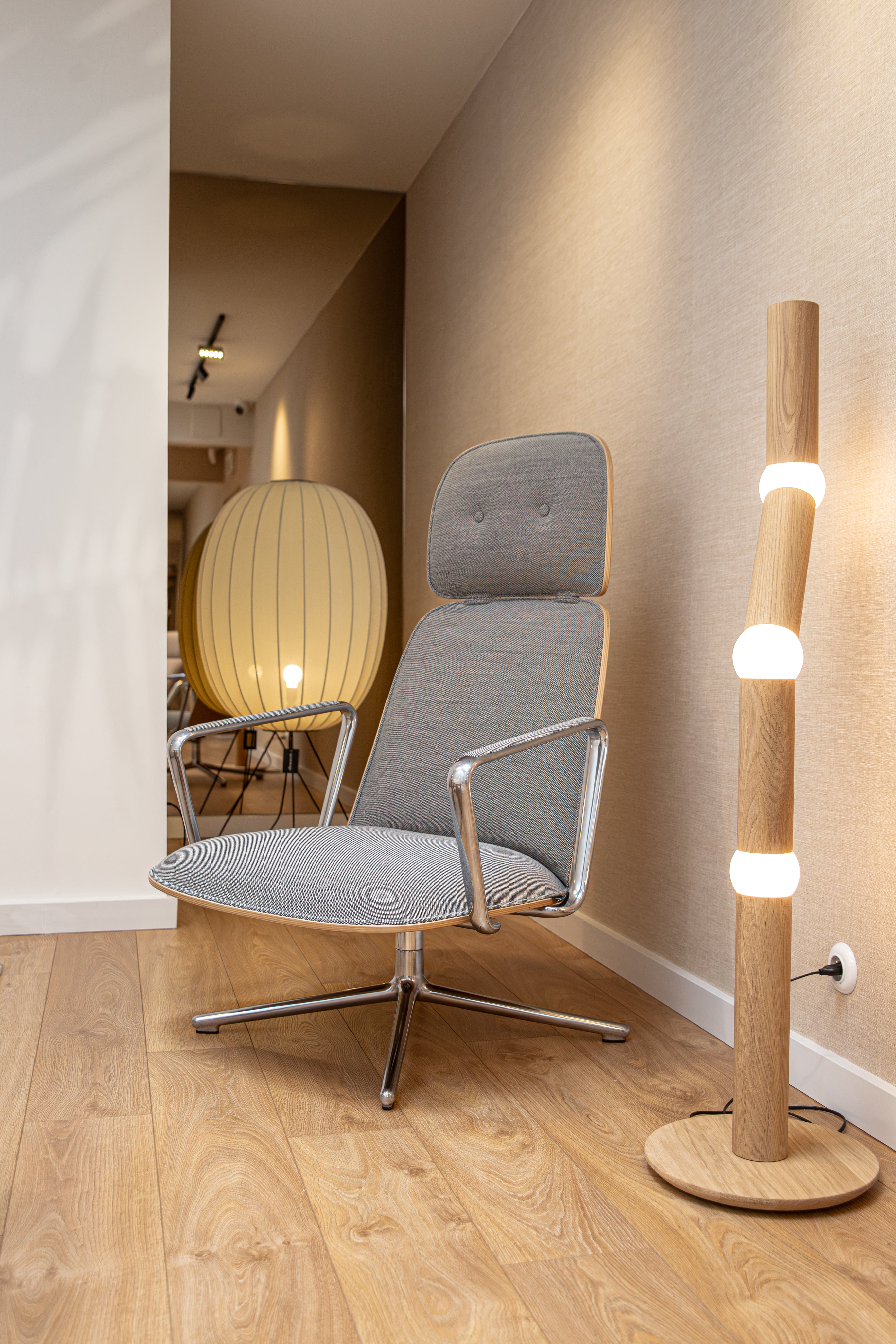 Fotel PAD HIGH SWIVEL s hliníkovou základnou - poekspozicní