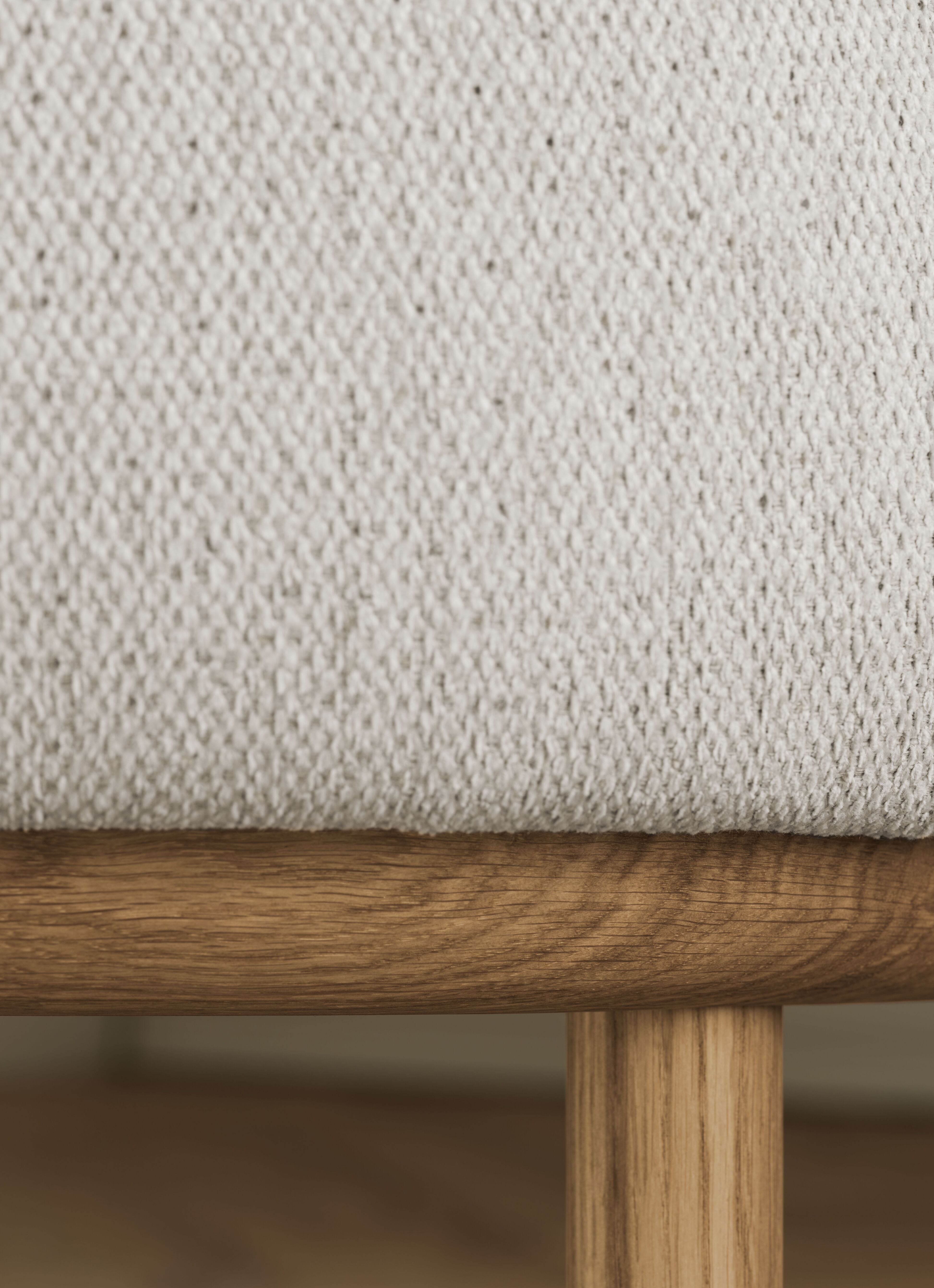 Křeslo se stolkem FUUGA NESTING, základna z černého dubového dřeva