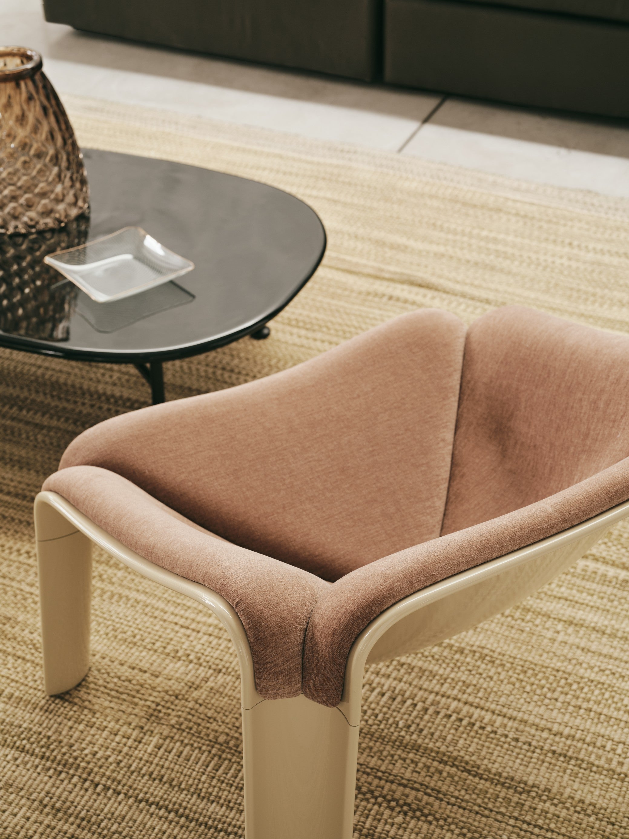 F300 Armchair in Powder Pink with Cream Base
