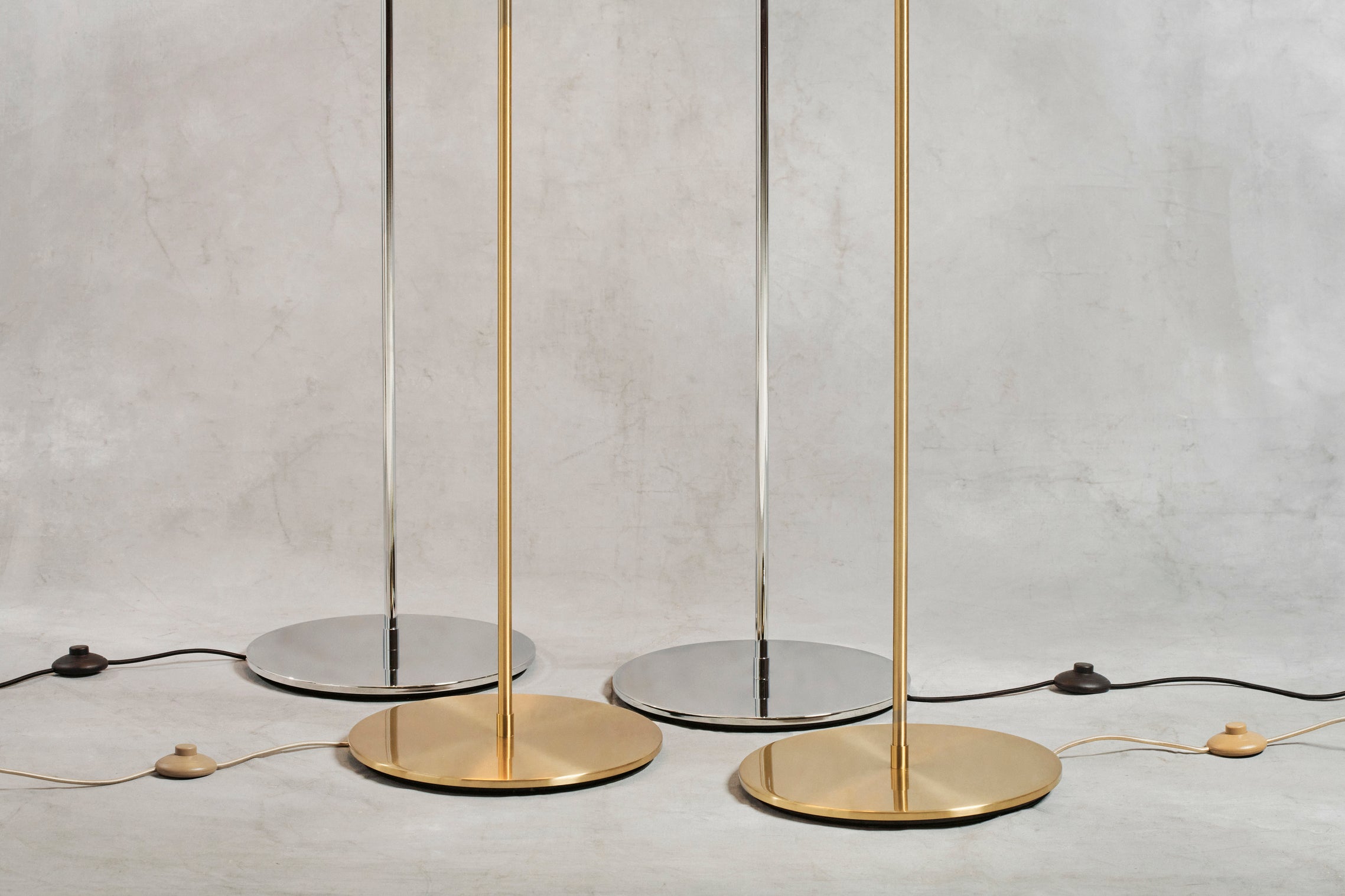 MULTI-LITE floor lamp in white with a chrome base