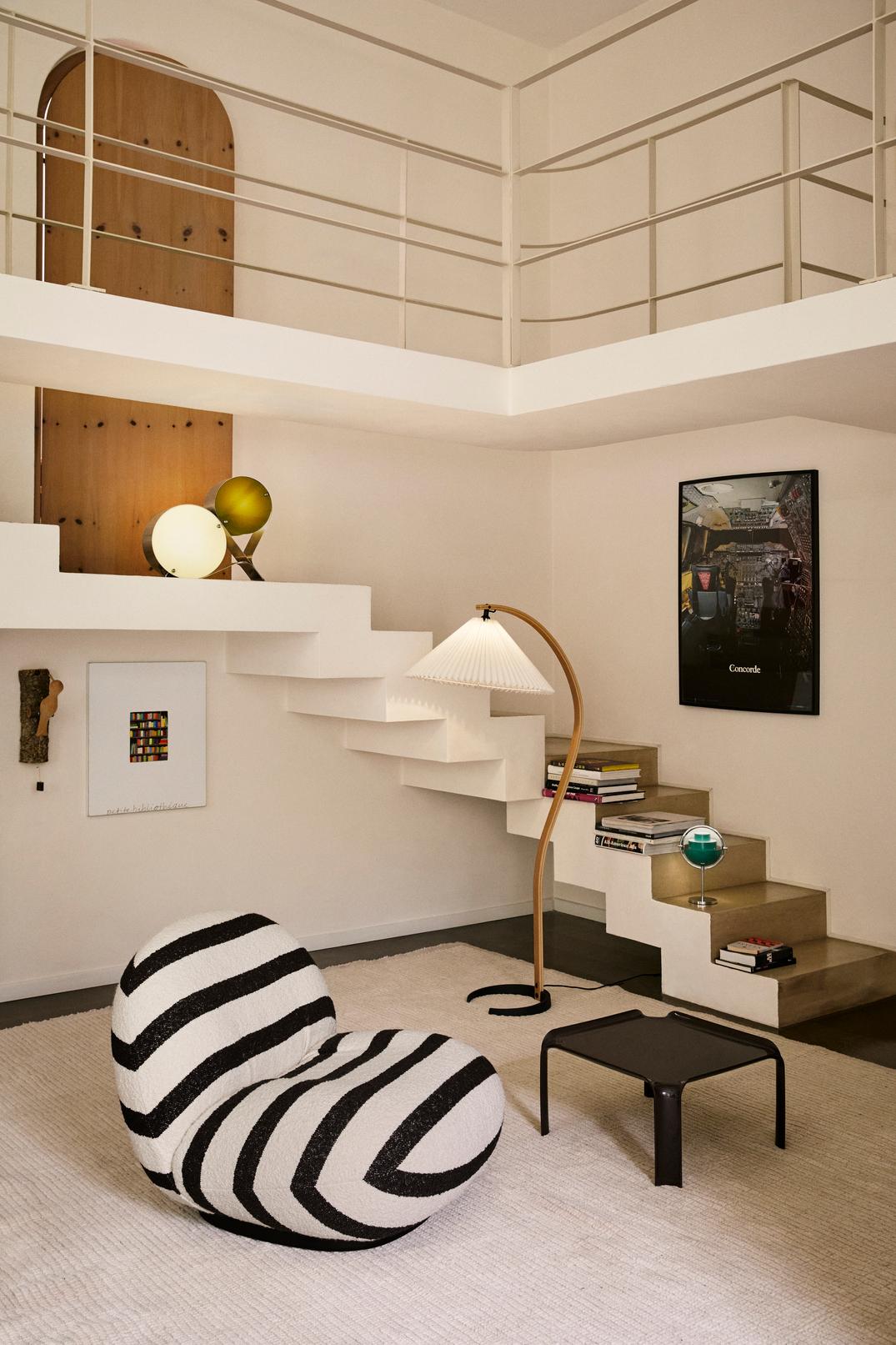 TIMBERLINE oak wood reading floor lamp with white shade