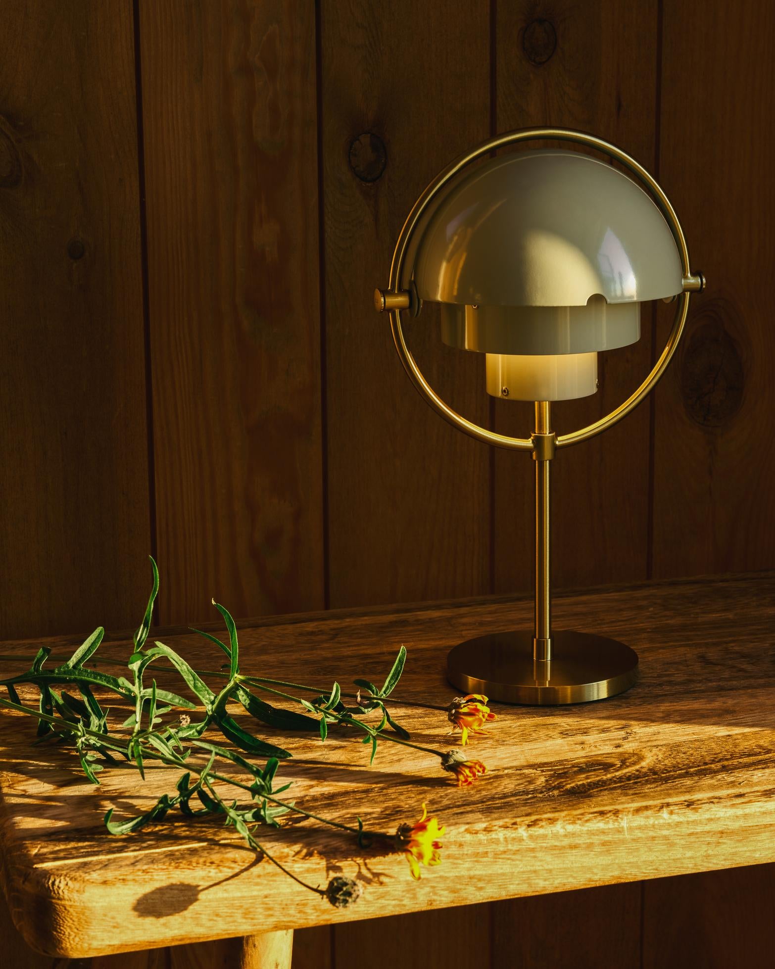 Přenosná lampa MULTI-LITE zelená s chromovaným podstavcem