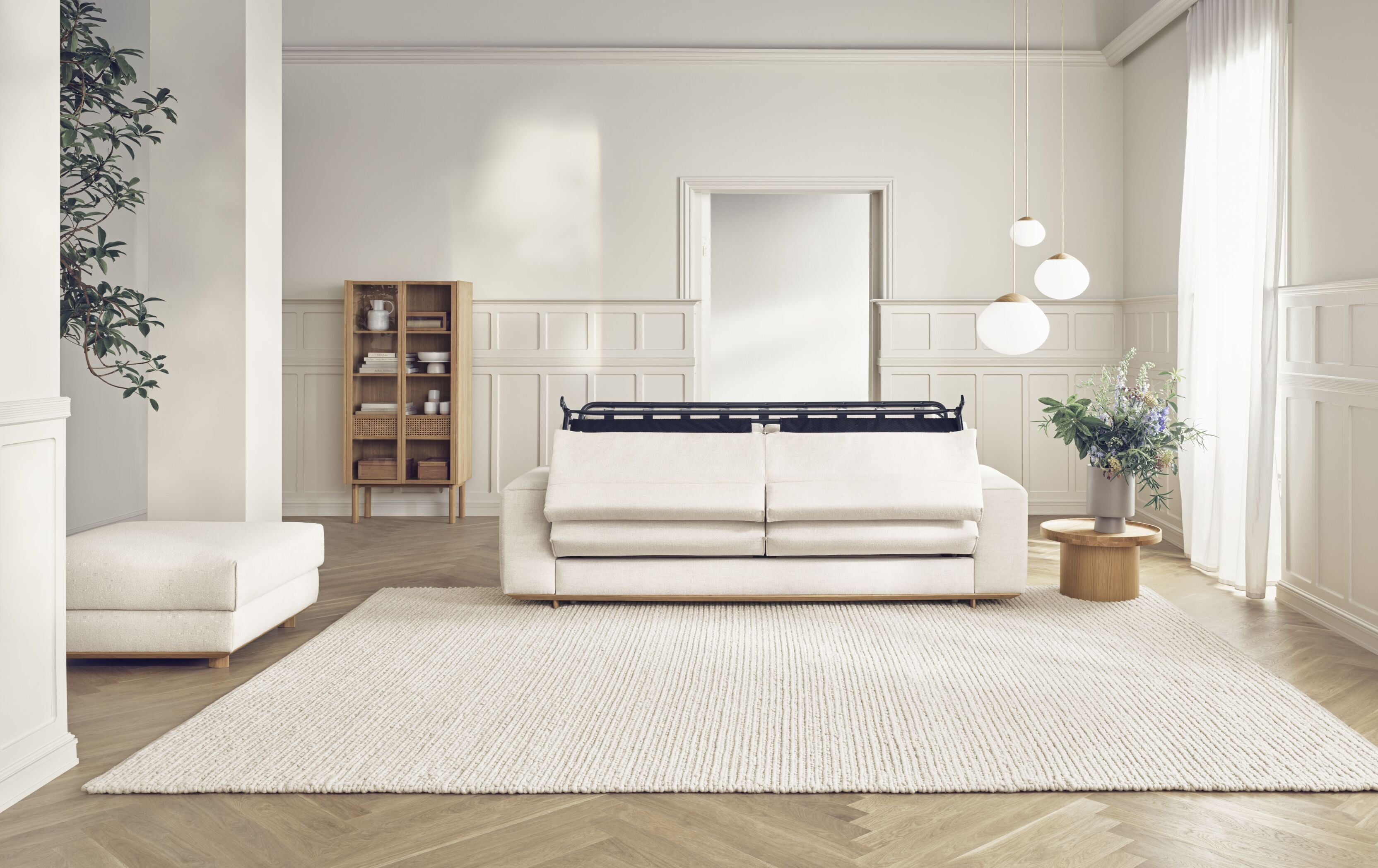 Sofa rozkládací 2,5-místná GEST s podstavou z běleného dubového dřeva