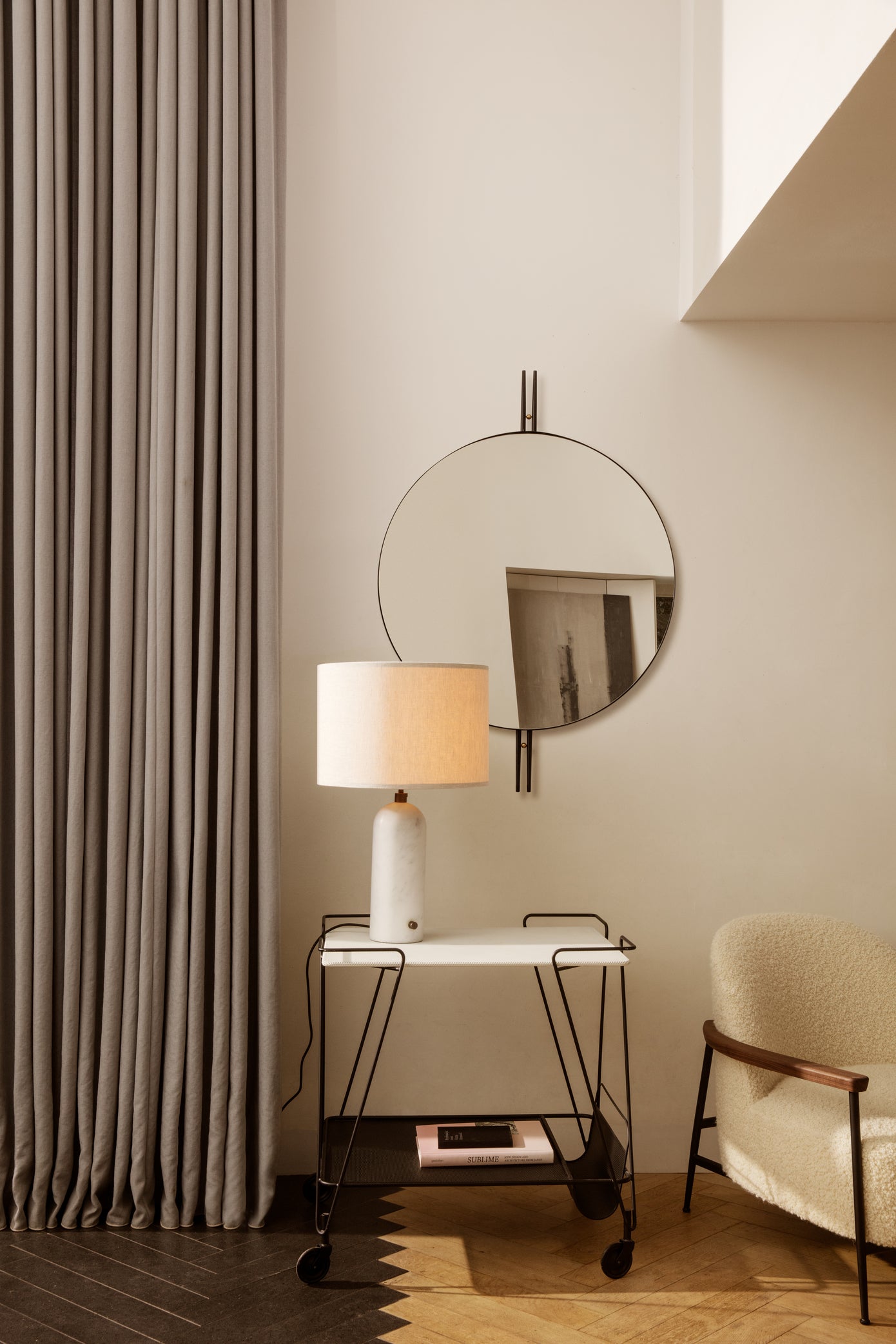 GRAVITY table lamp white with marble