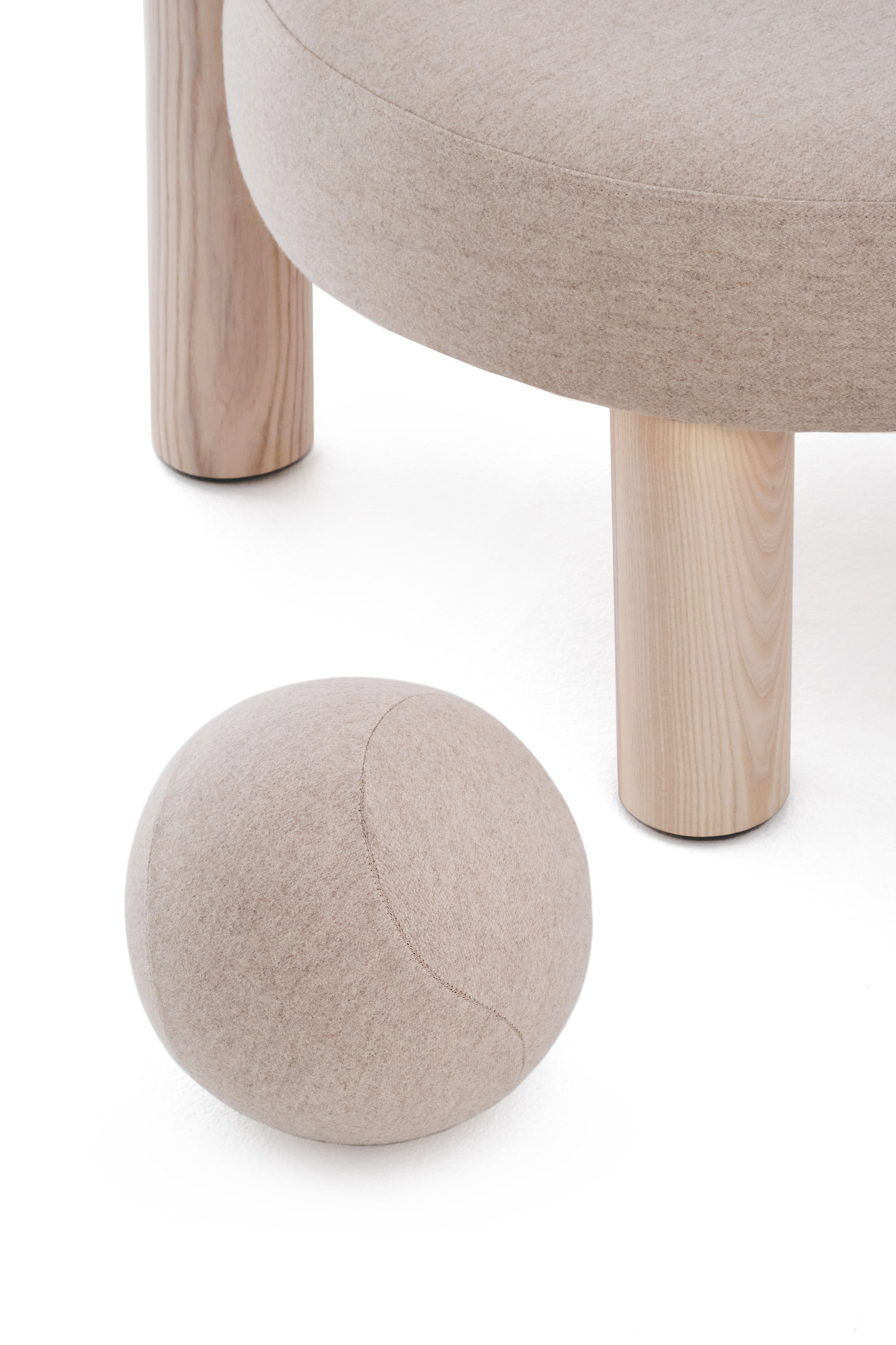 GROPIUS CS2 upholstered armchair with wooden base