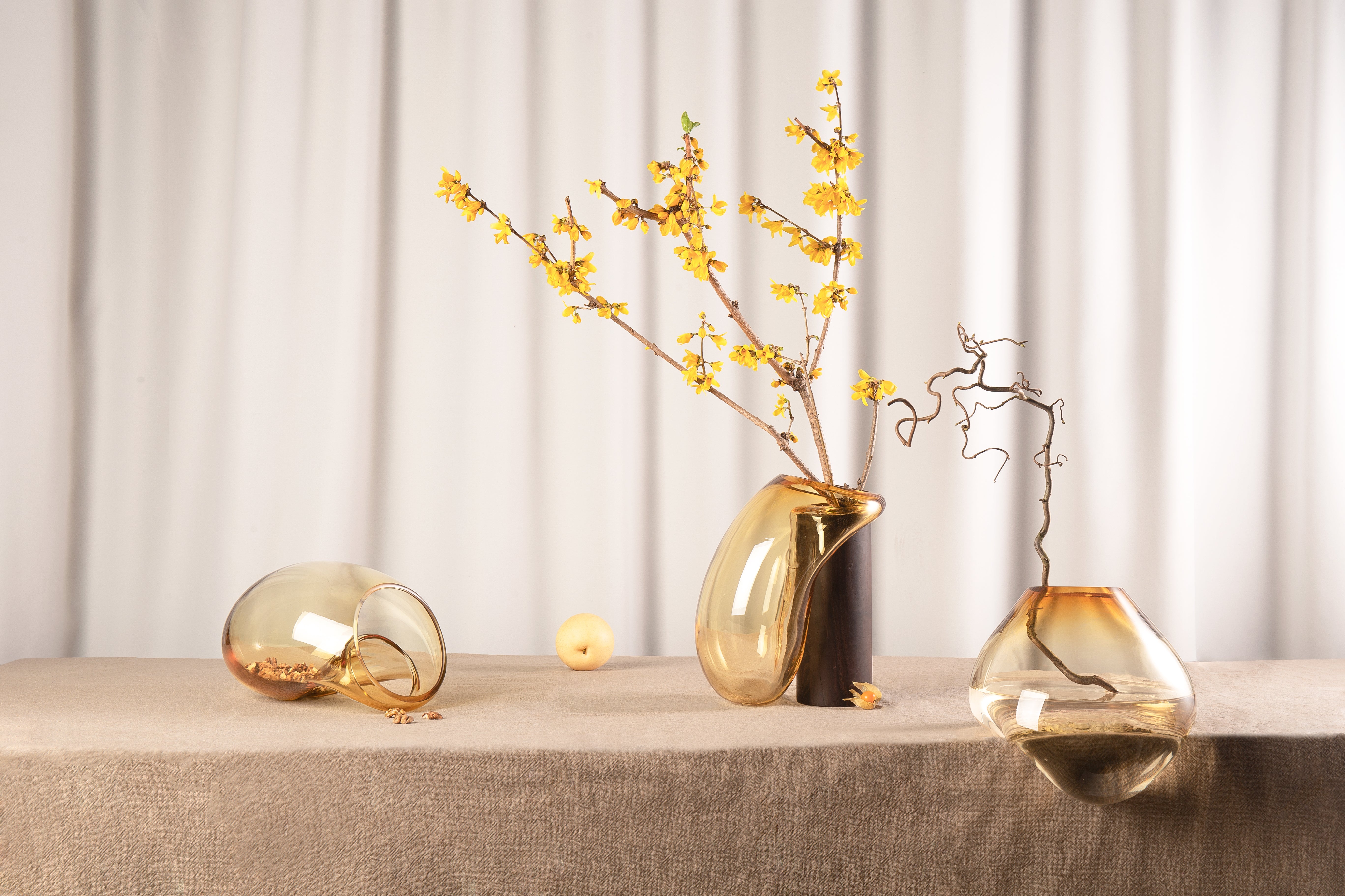 Váza GUTTA BOON jantarová s černou