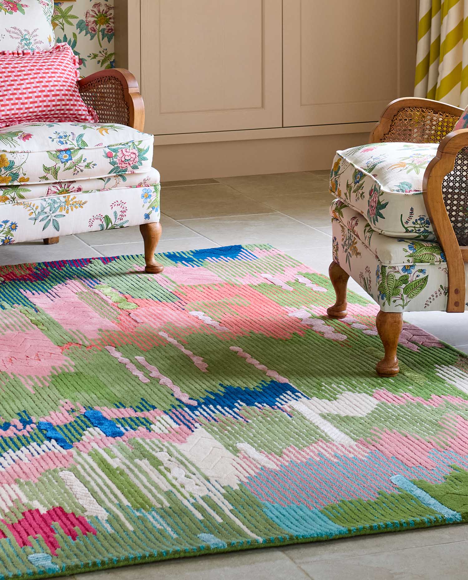 Wilderness peridot emerald rug green and pink