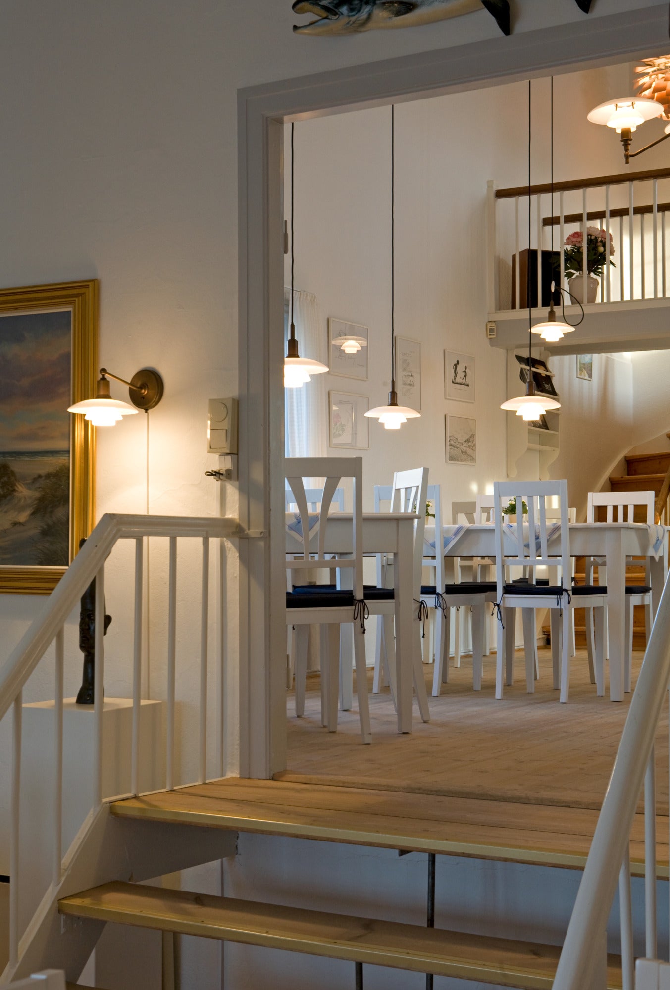 Nástěnná lampa PH 2/1 bílá s chromovaným podstavcem