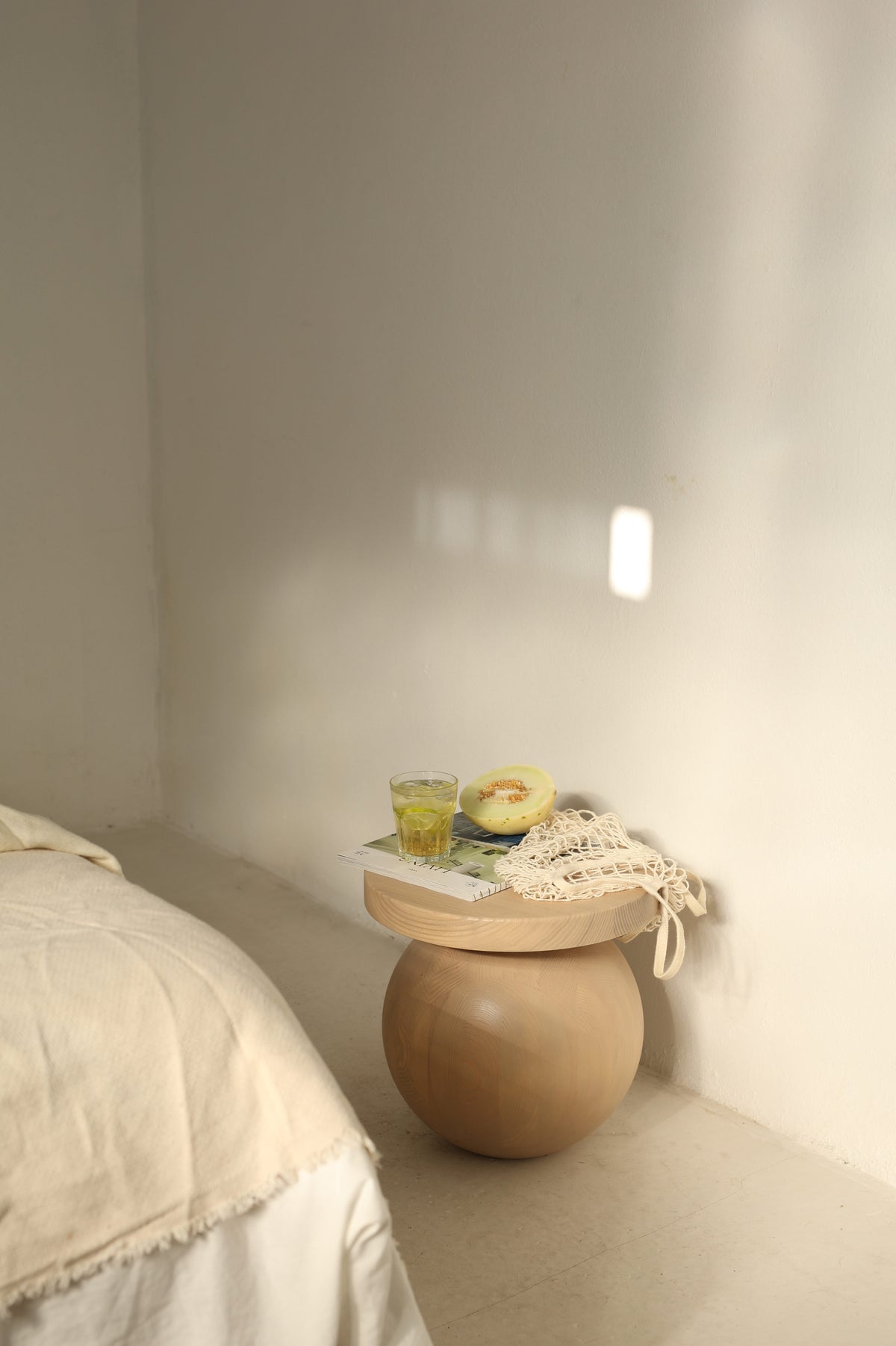 Dřevěný konferenční stolek SEN
