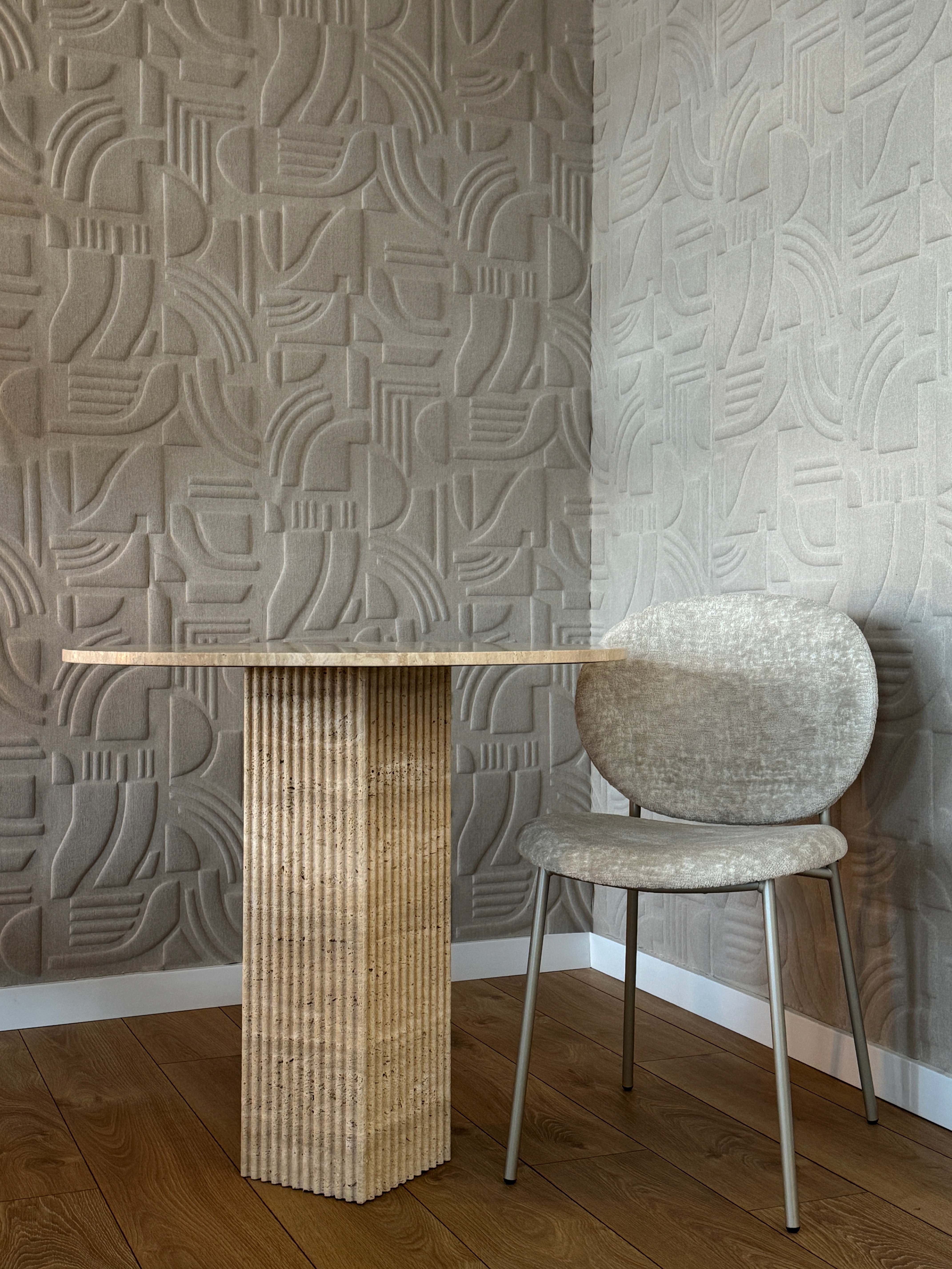 Židle INÈS béžová s černým podstavcem