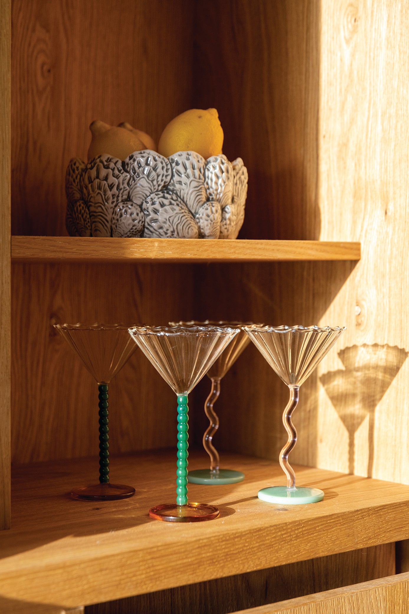 CURVE pink and green glass goblet set