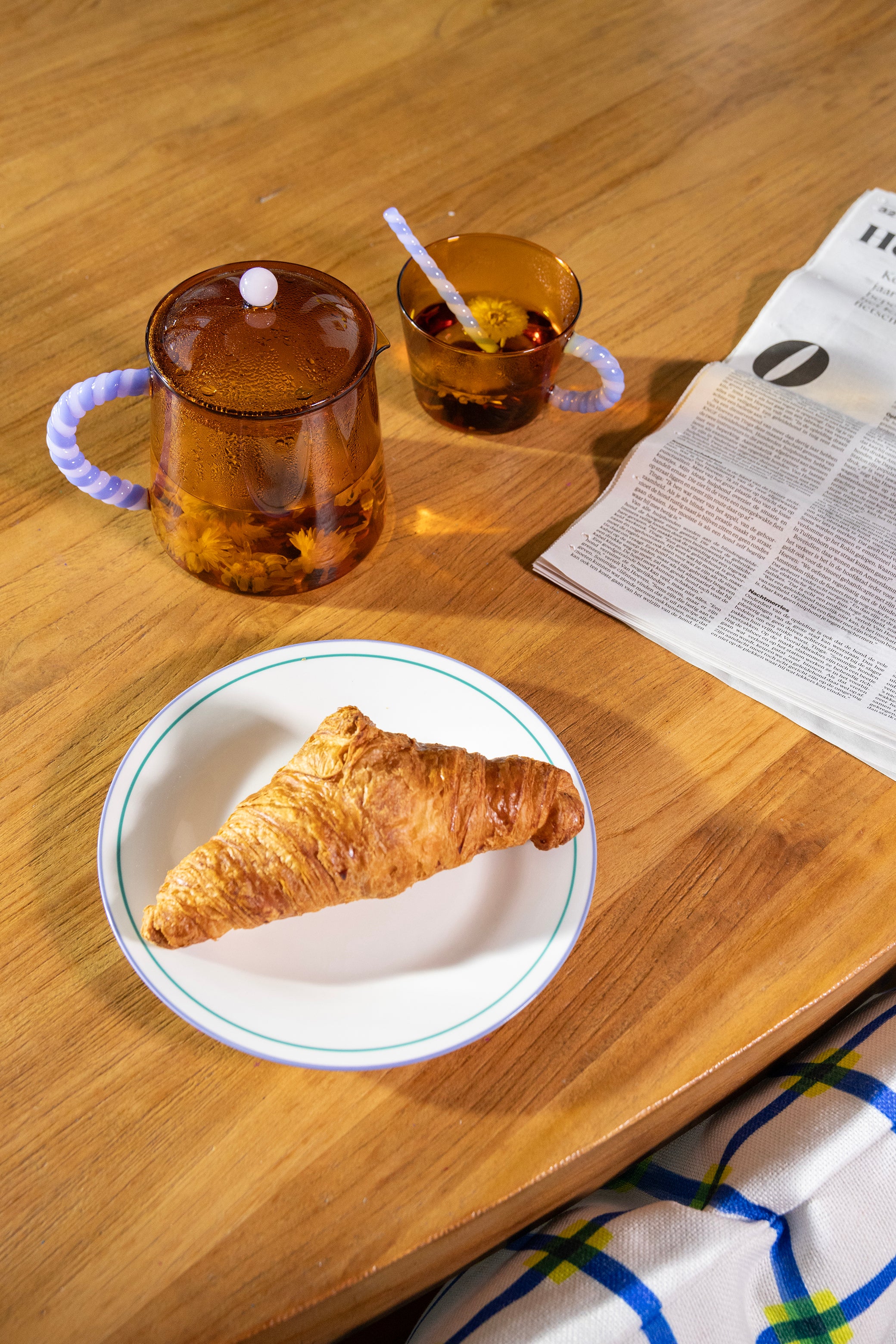 Skleněný džbán DUET jantarový s fialovým