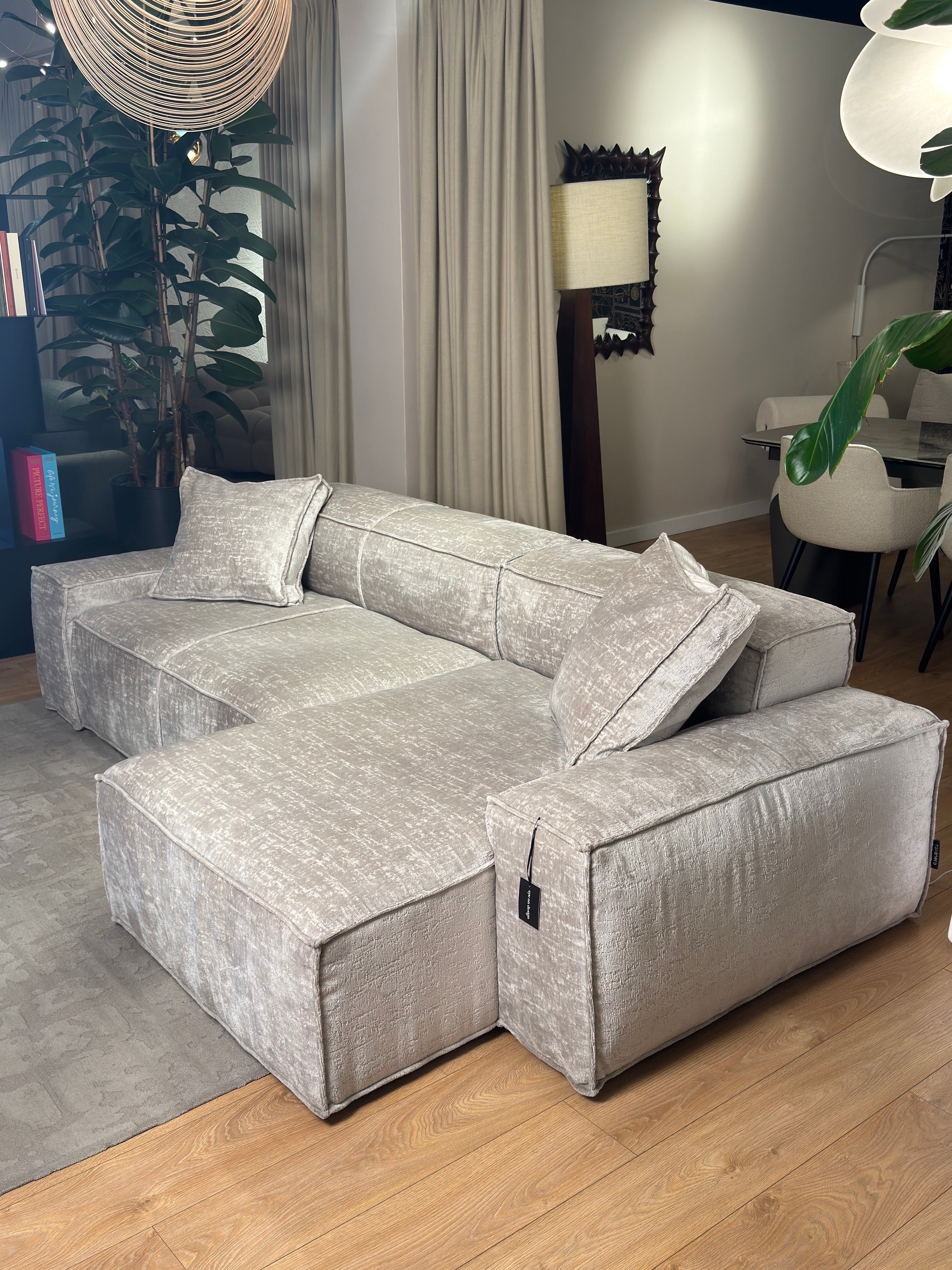 Narožník se 2 polštáři CUSHIONS šedý v látce Smeraldo - po výstavě