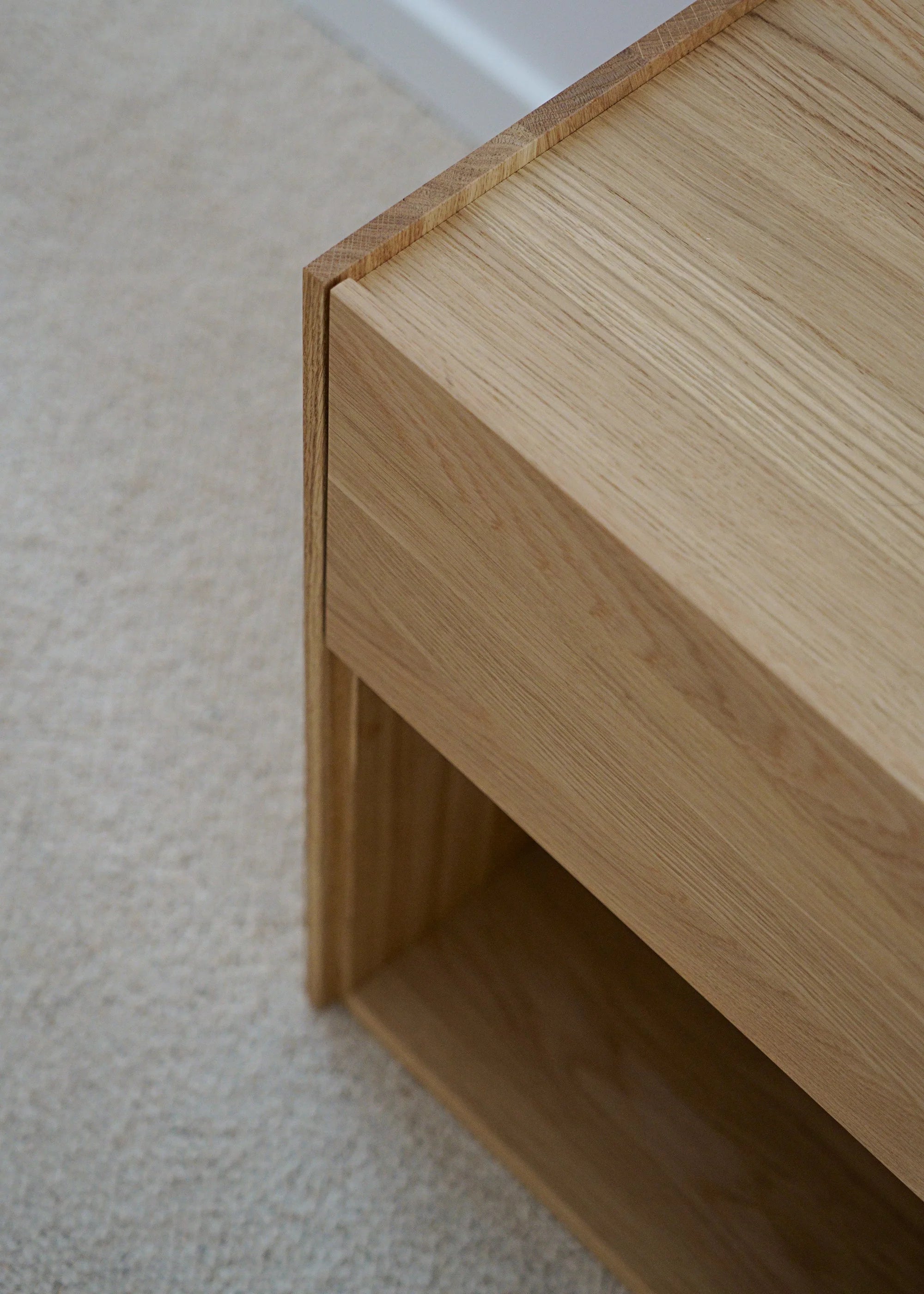 KARI Nightstand Oak Wood