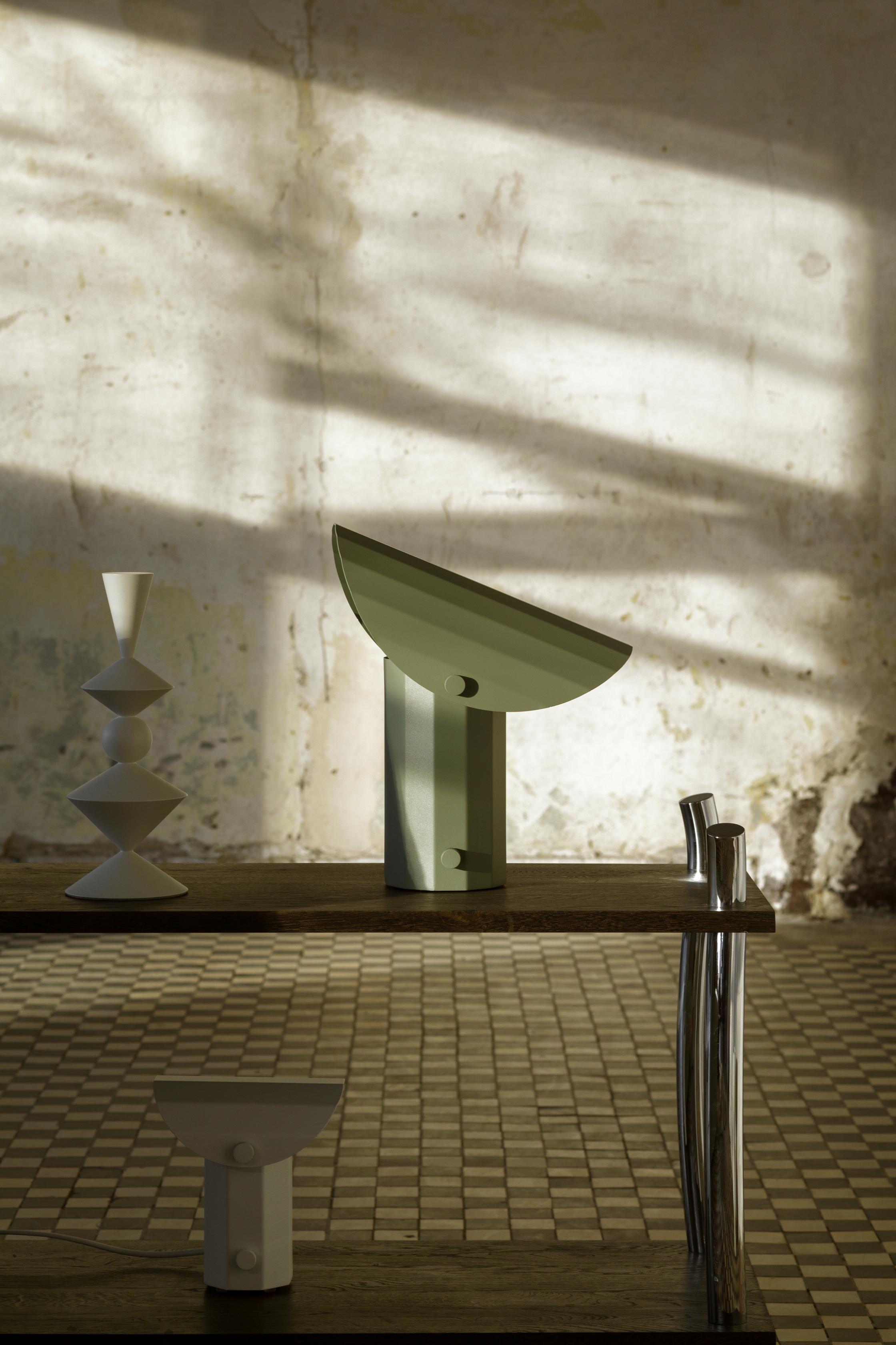 Stolní lampa APOLIN šalvějová