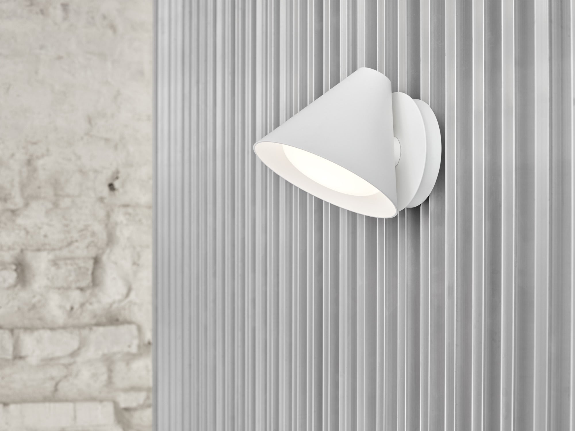 Nástěnná lampa KEGLEN bílá