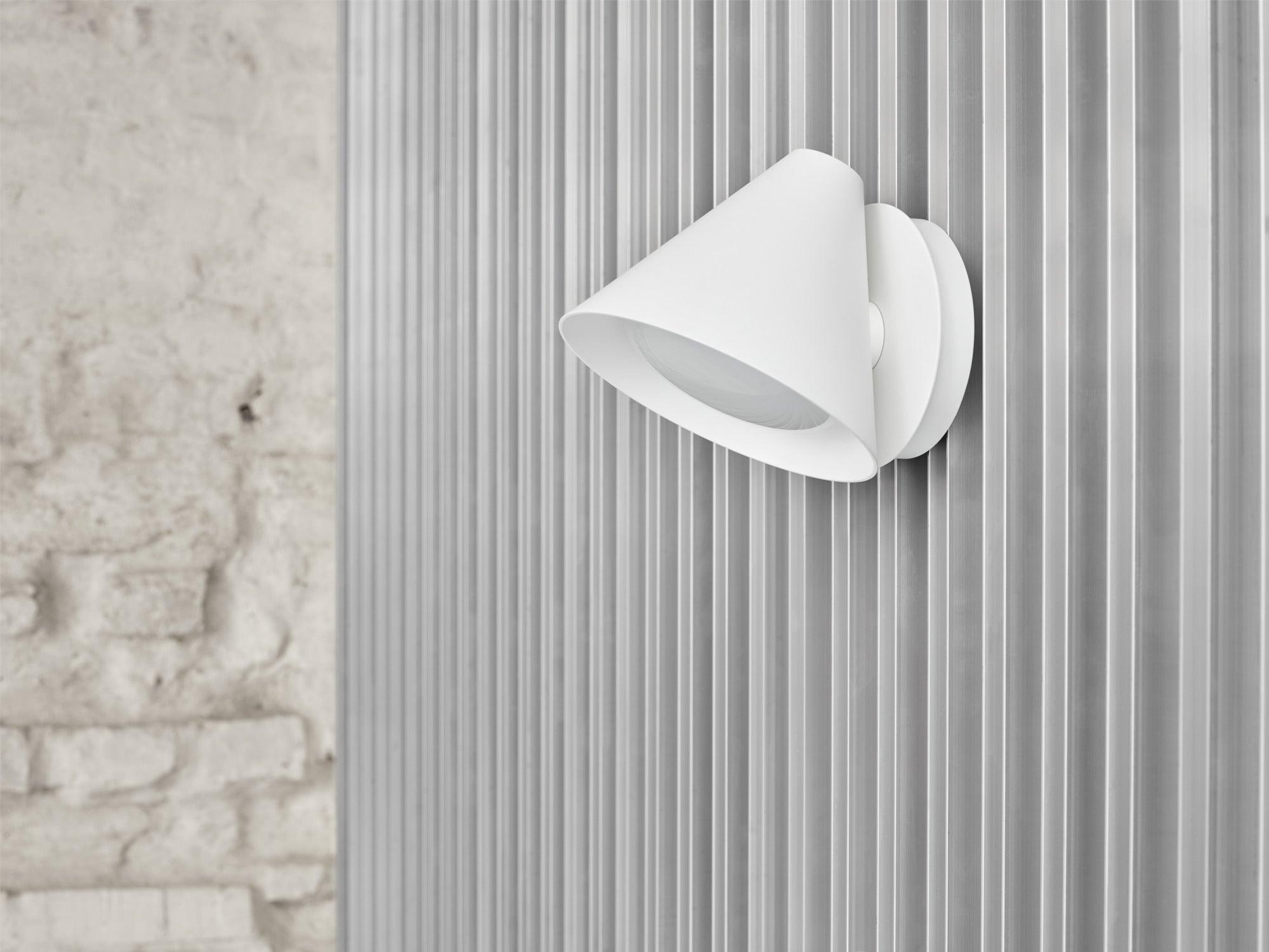 Nástěnná lampa KEGLEN bílá