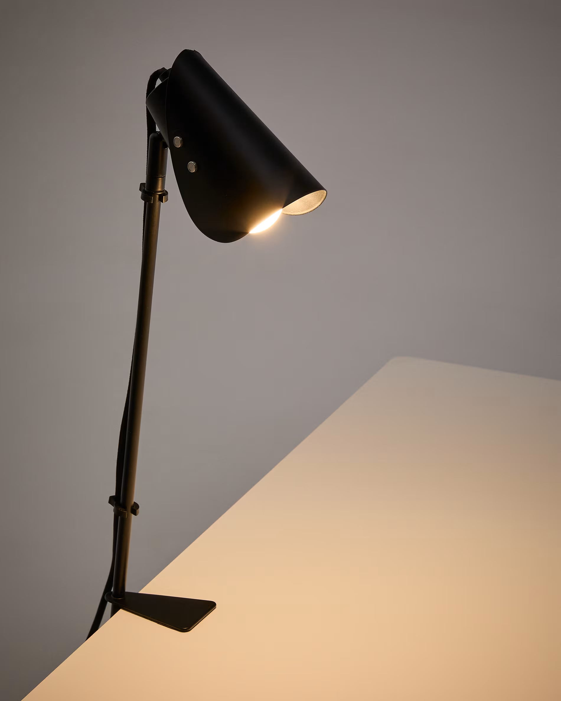Desk lamp with clip JULA black