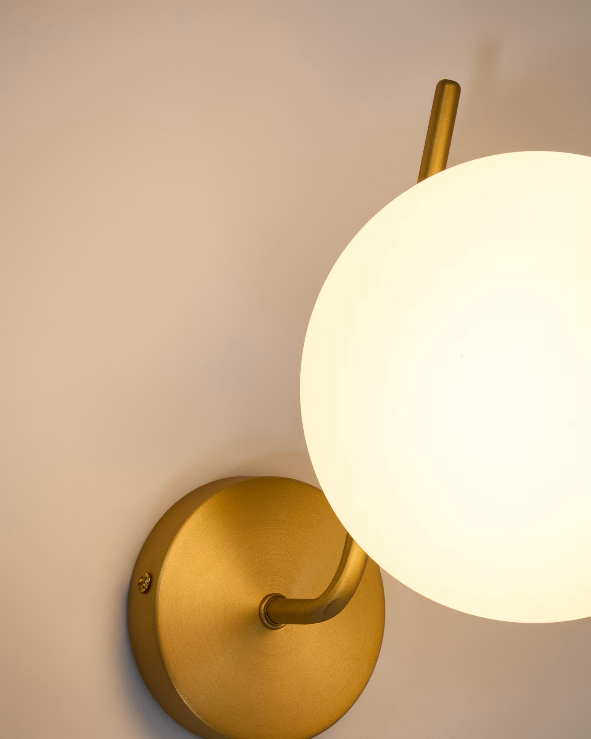 Nástěnná lampa BRISIA kartáčovaný mosaz