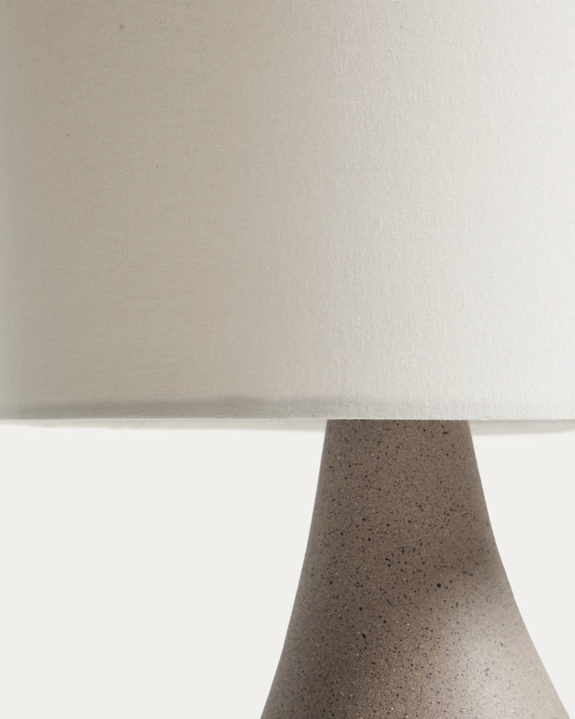 Stolní lampa VIONA světle šedá s bavlněným stínidlem