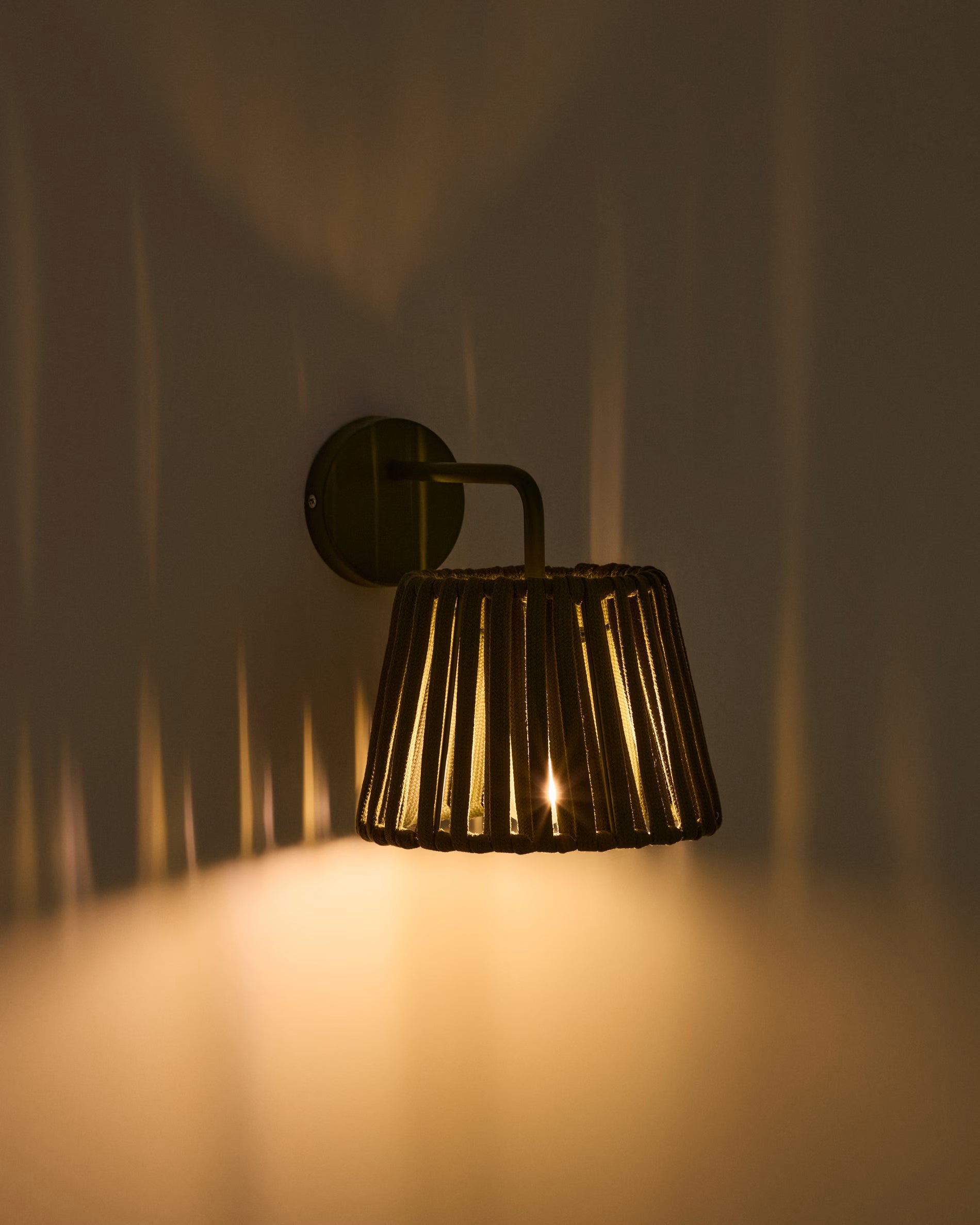 Zelená solární nástěnná zahradní lampa ALDET