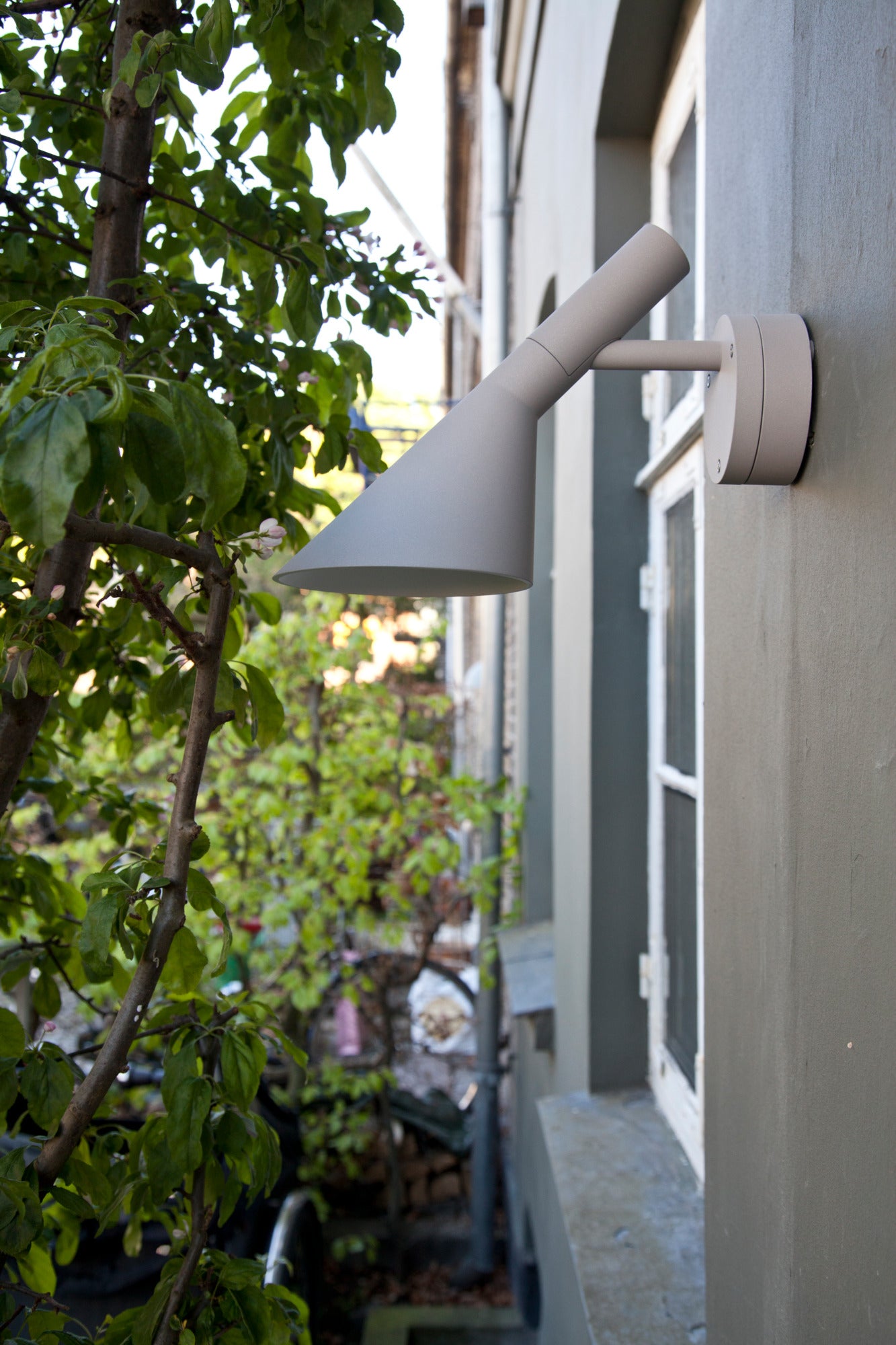 Venkovní nástěnná lampa AJ 50 bílá